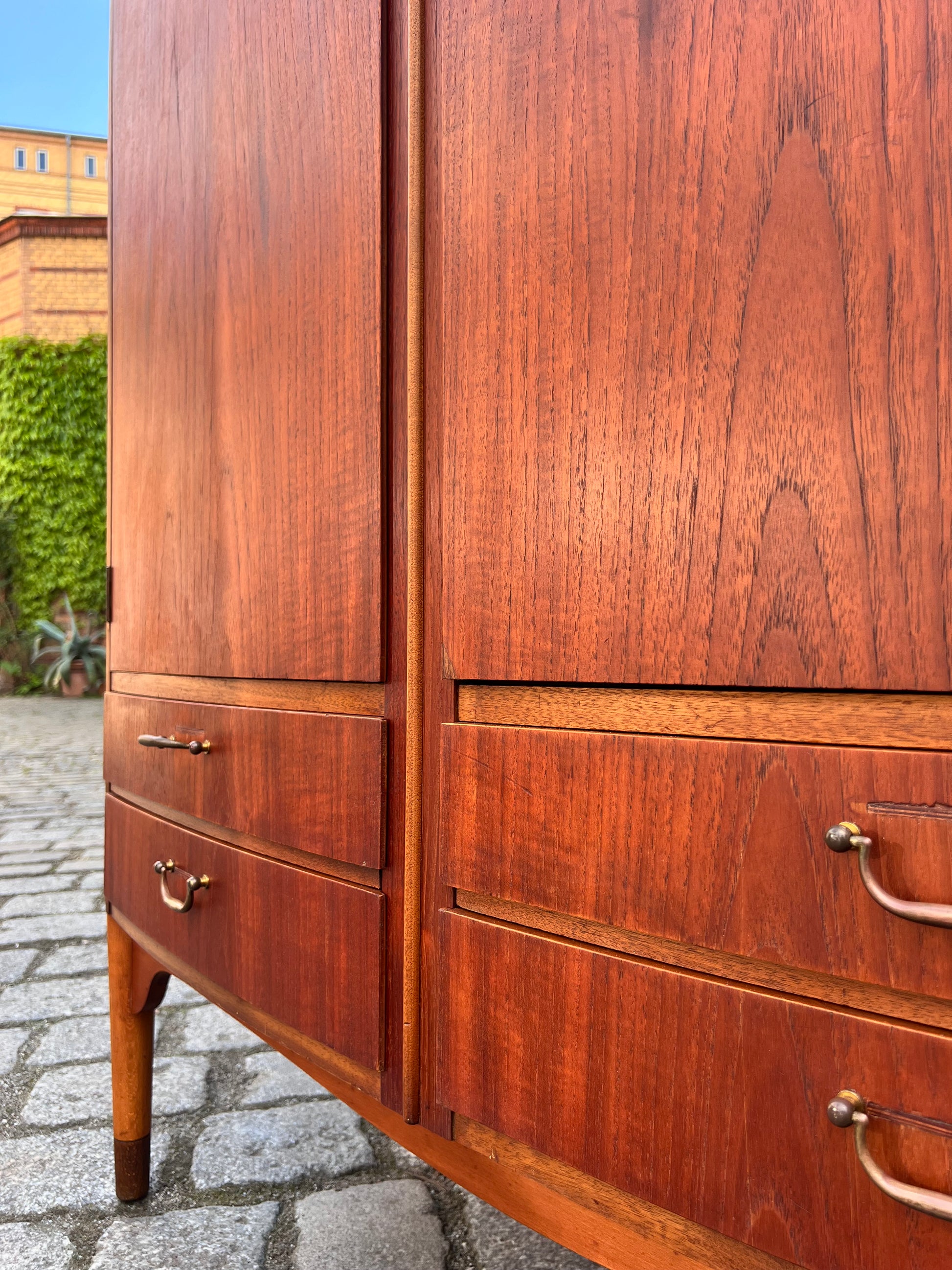 Schrank halbrund Teak aus Dänemark