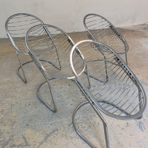 Freischwinger Modell Egg Chair mit Fell von Gastone Rinaldi