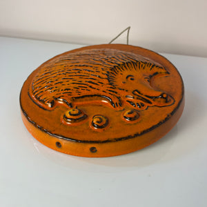 Set: Relief Wandteller Igel Pferd Fisch orange Keramik