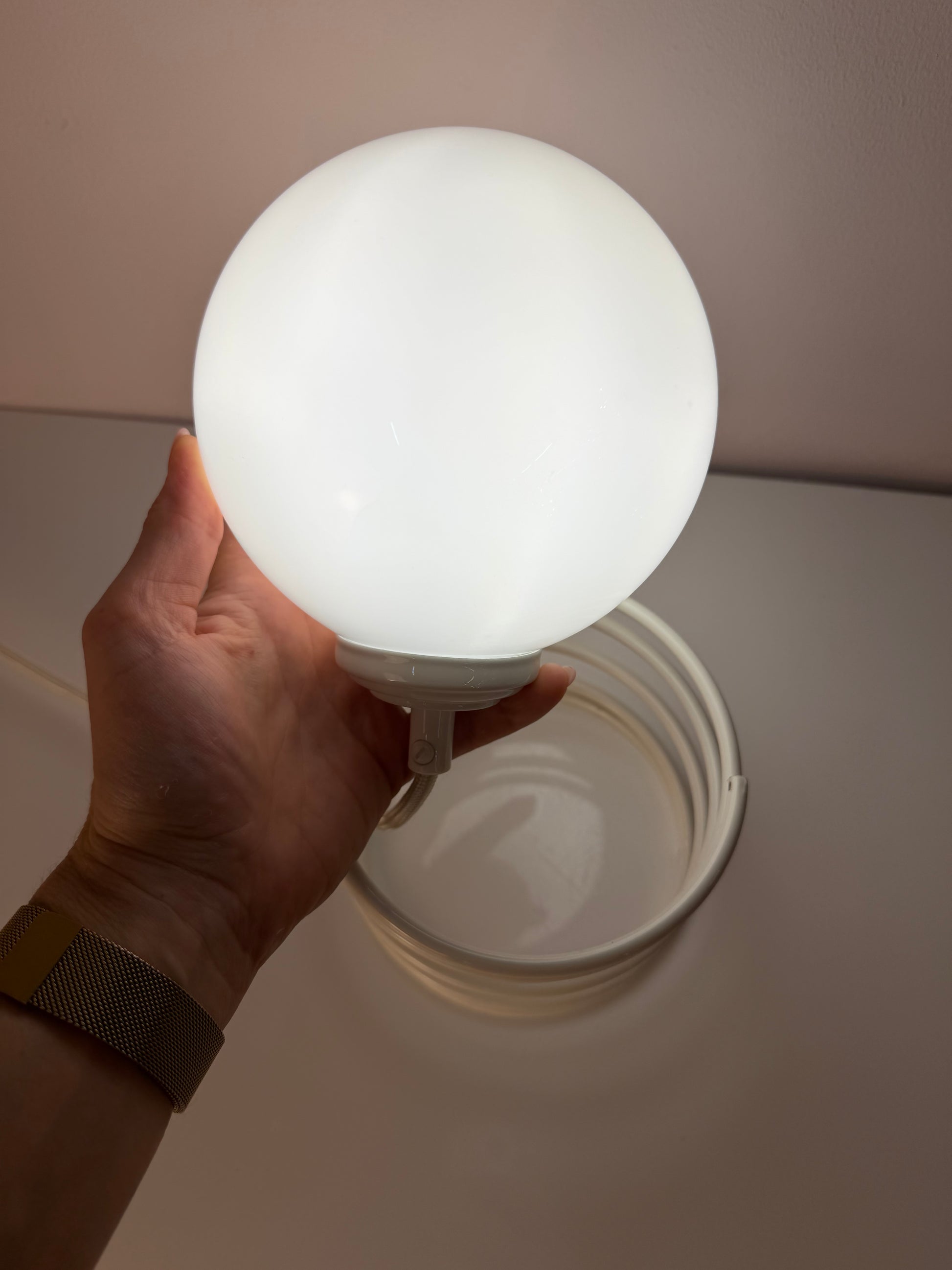 Tischlampe Spirale weiß von Massive Lighting