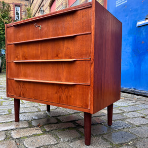 Kommode Teak mit Schloss aus Dänemark