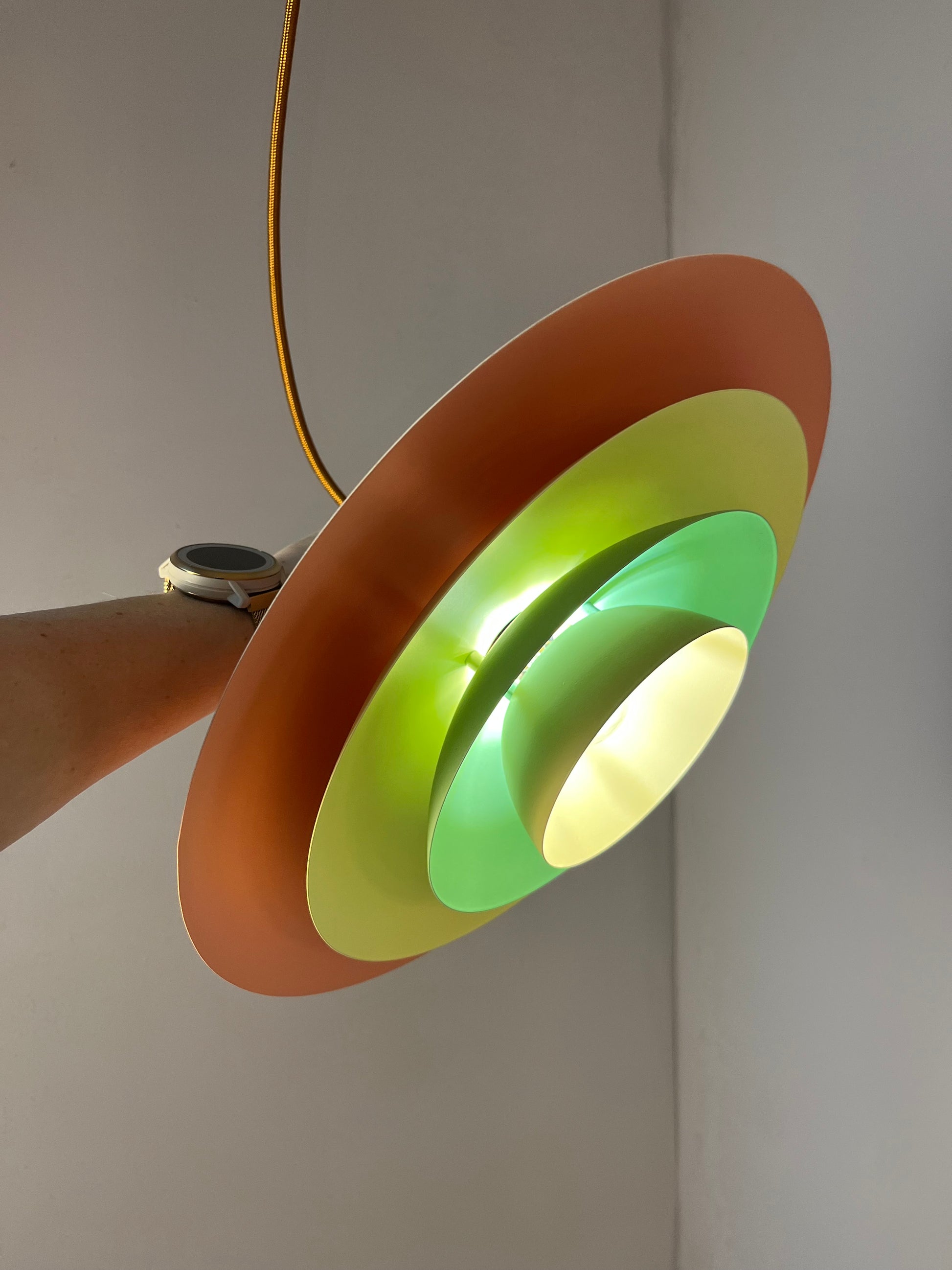 Lamellenlampe neu lackiert peach gelb mint aus Dänemark