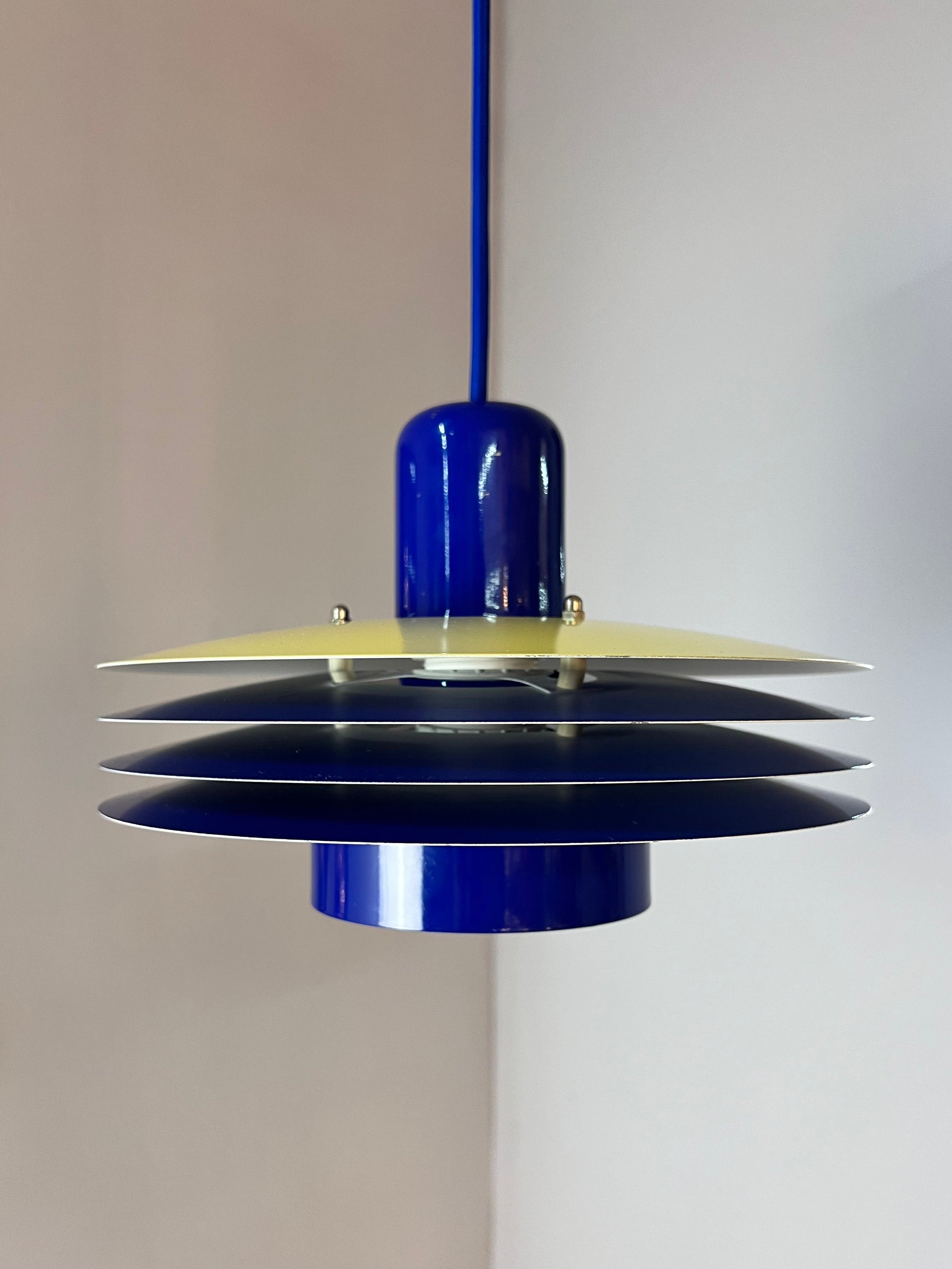 Hängelampe Typ 763 blau gelb von Horn
