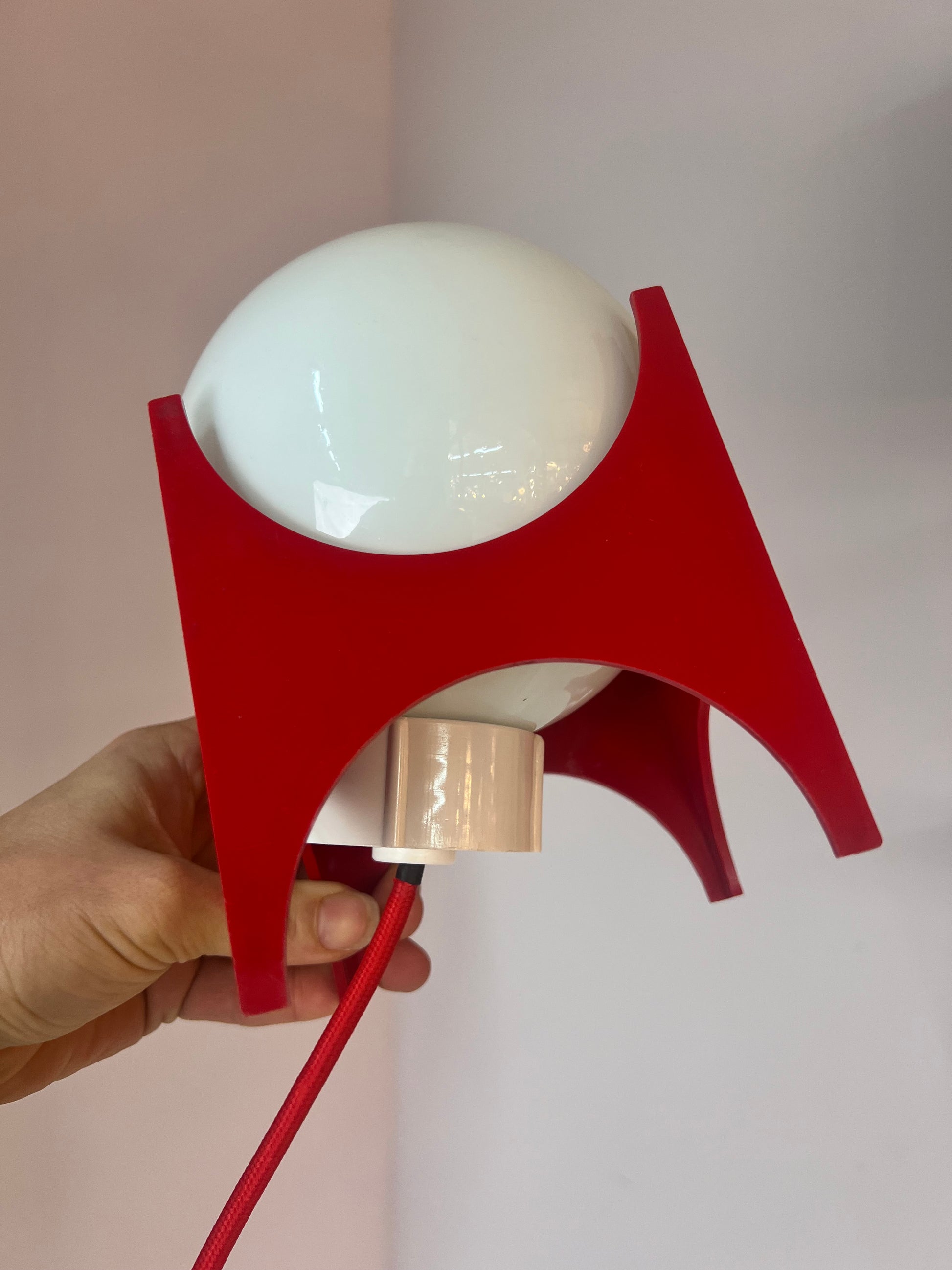 Tischlampe rot weiß von Richard Essig