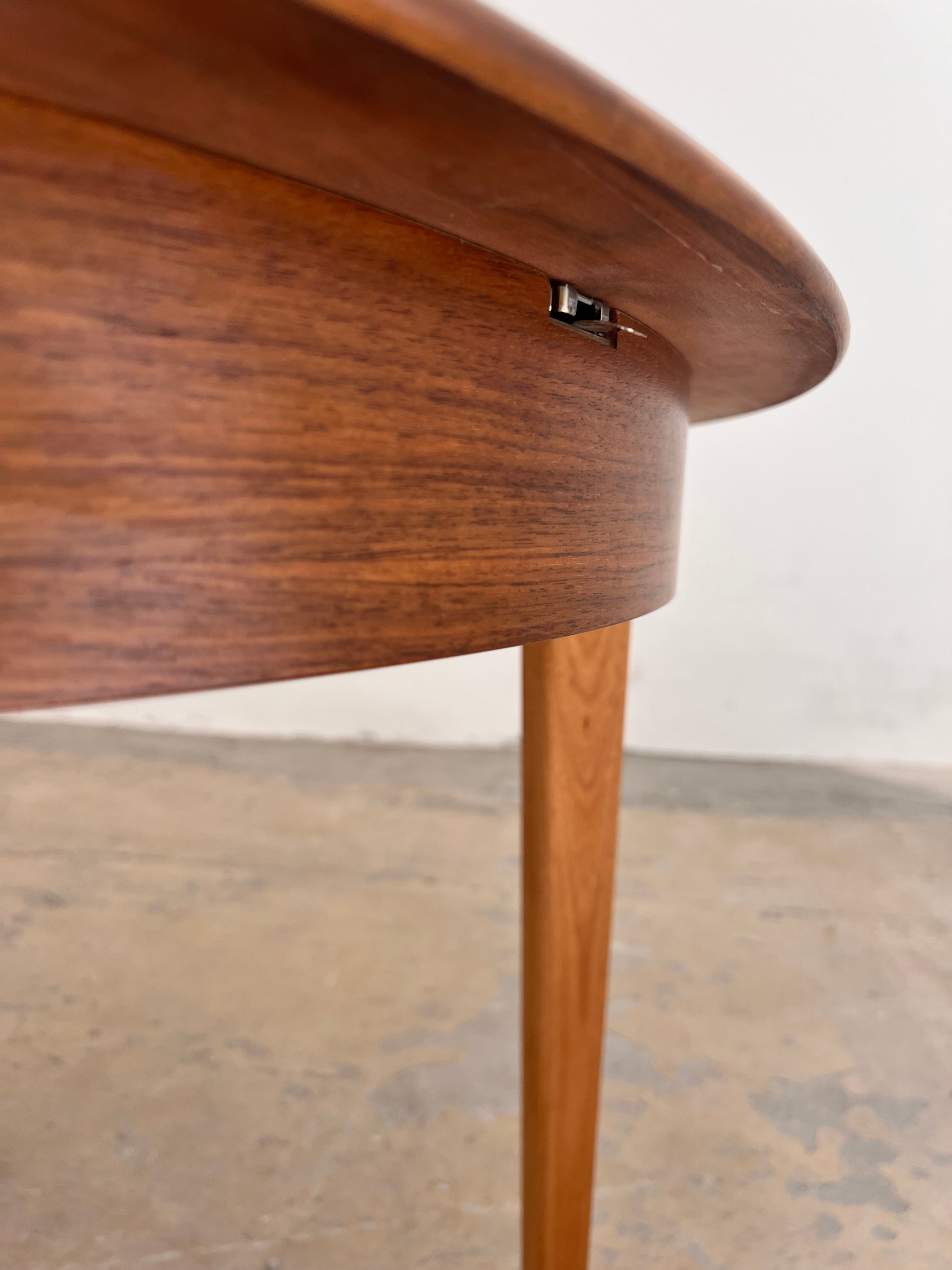 Runder Esstisch Teak mit Butterfly Auszug von Kondor