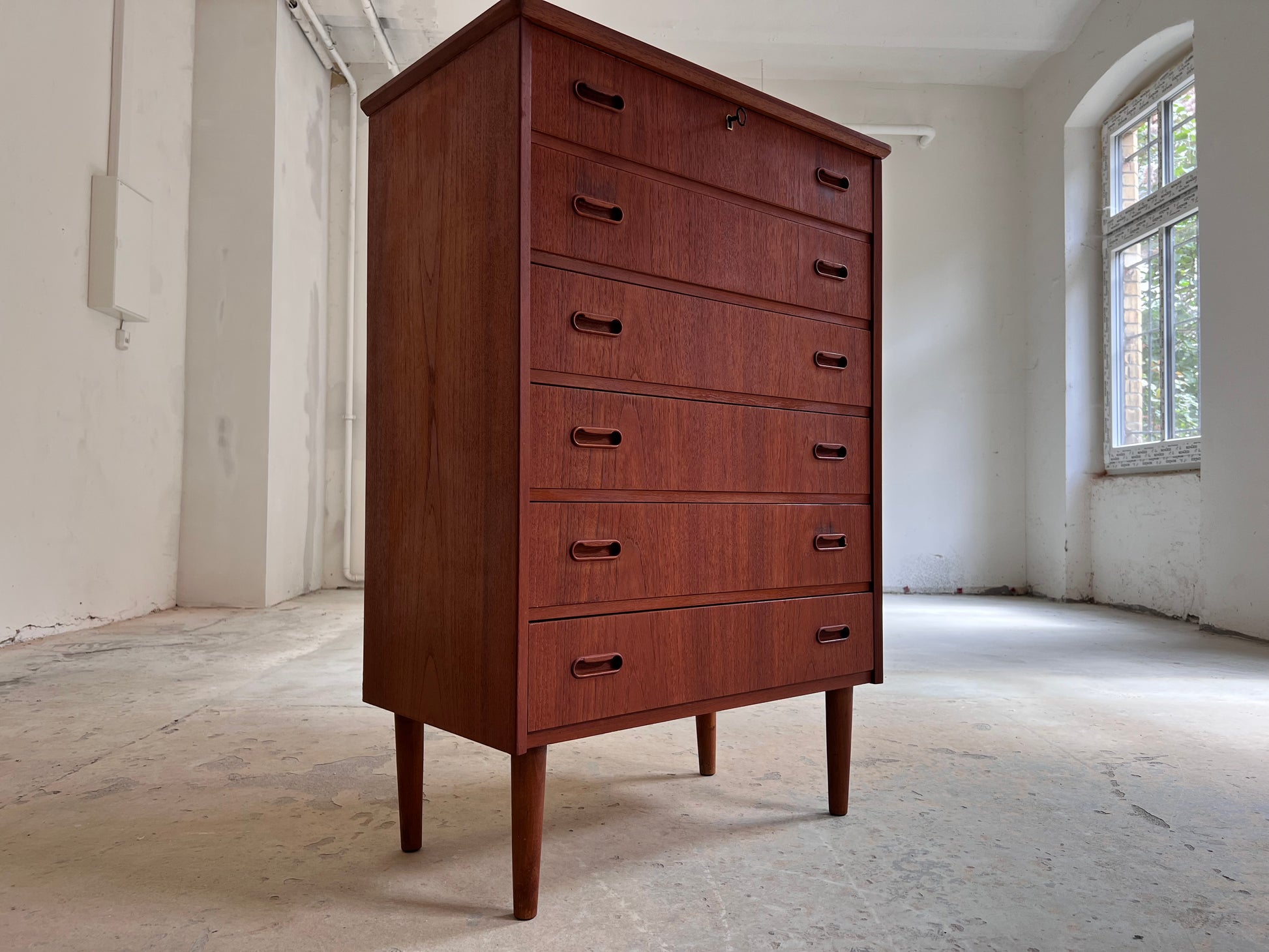 Kommode Teak mit Schloss aus Dänemark
