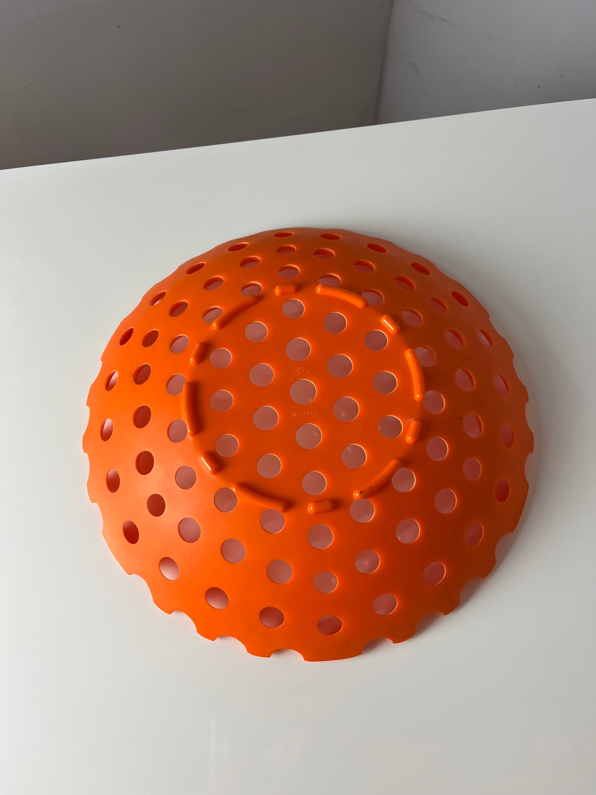 Schale orange Kunststoff