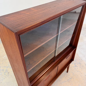 Vitrine Teak mit Klappfächern aus Deutschland