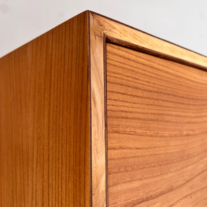 Sideboard Esche mit Schranktüren und Schubladen