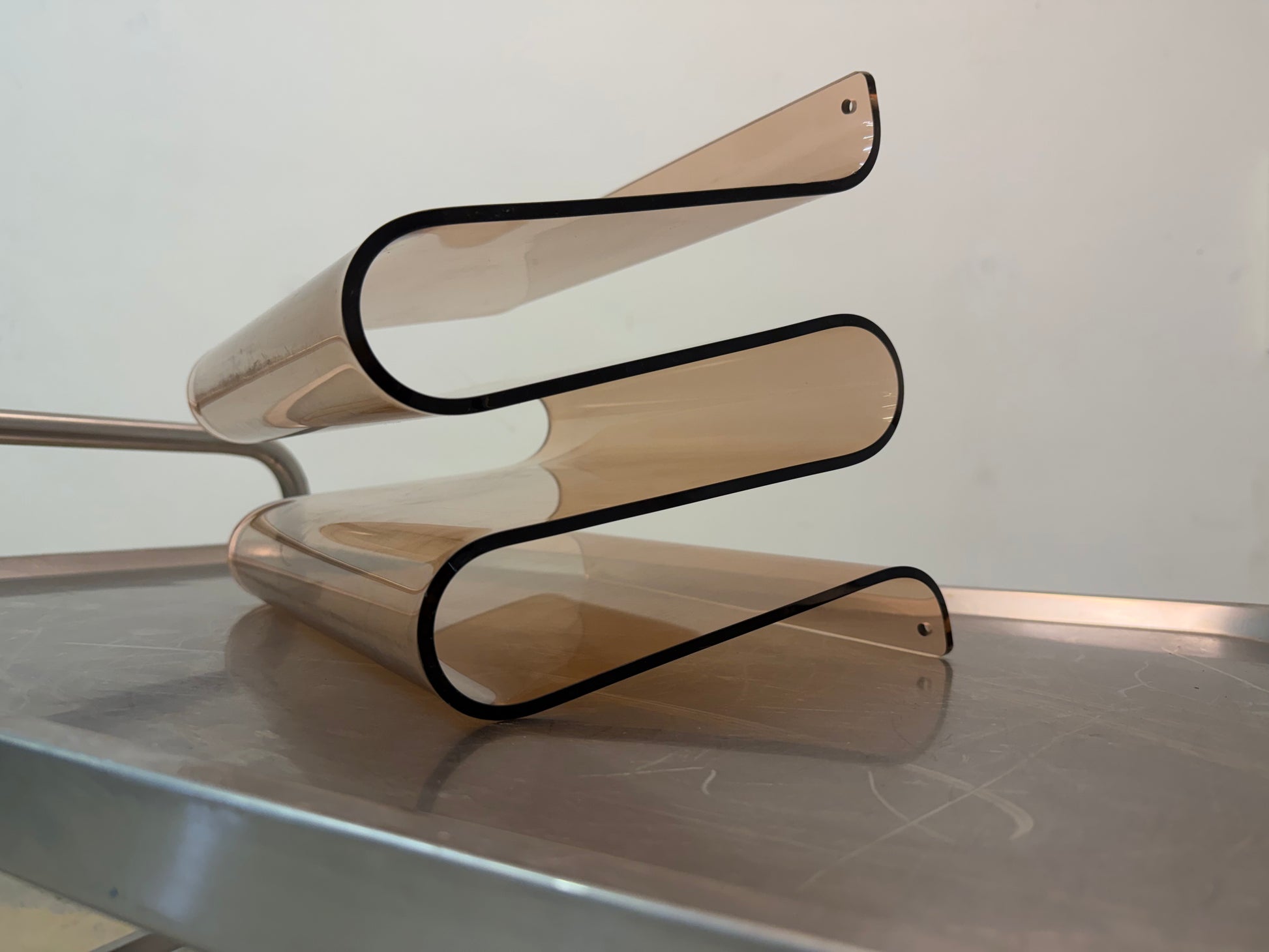 Zeitschriftenständer hellbraun Plexiglas