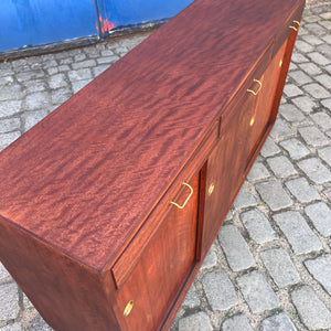 Schuhschrank Teak mit Messinggriffen aus Dänemark