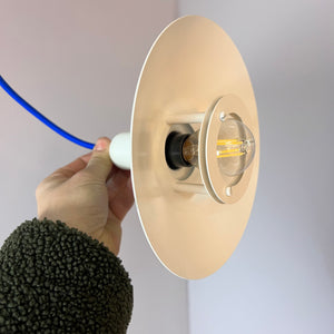 Kleine Lamellenlampe weiß aus Dänemark