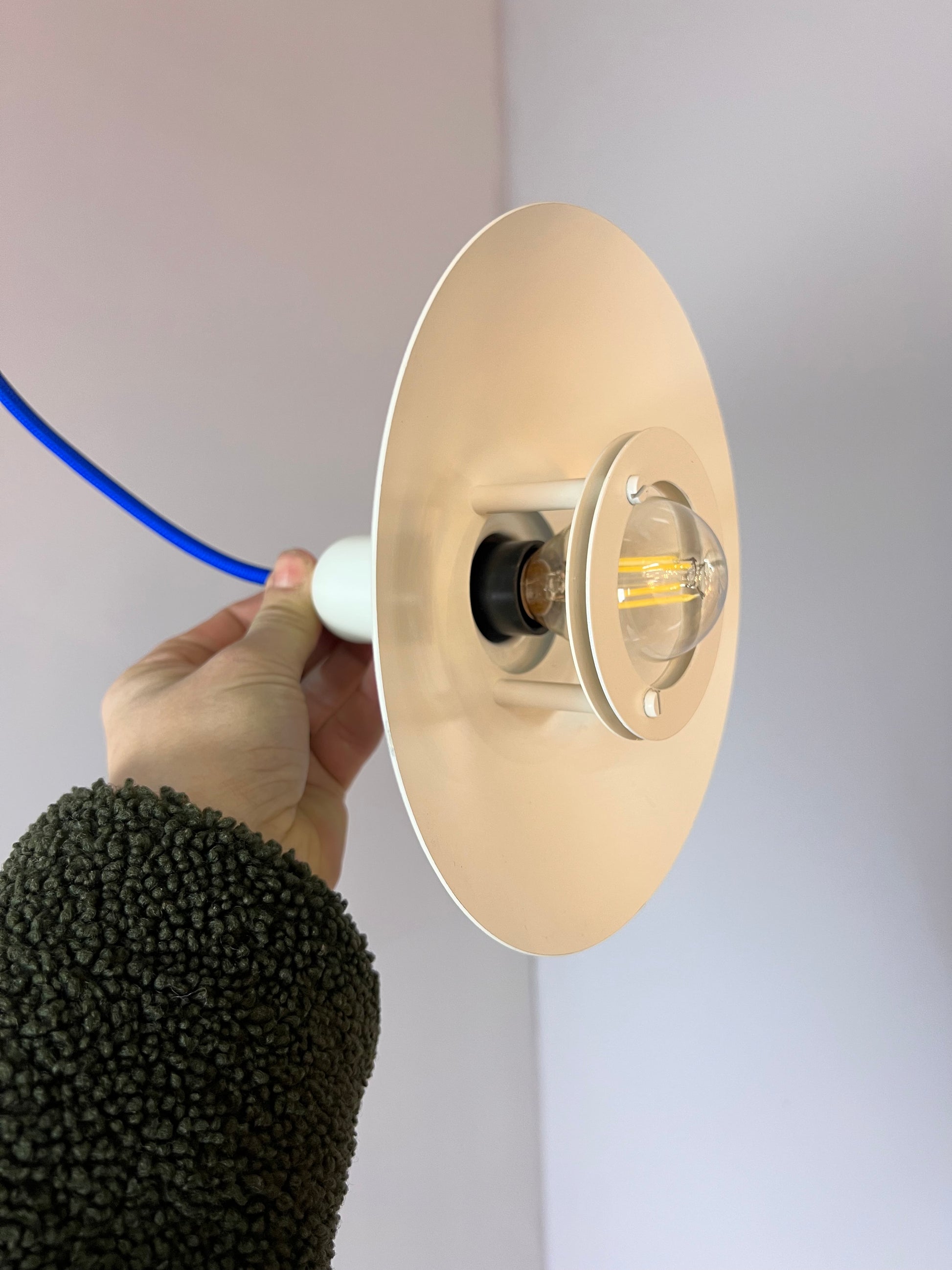 Kleine Lamellenlampe weiß aus Dänemark