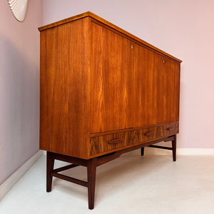 Highboard Teak & Walnuss aus Schweden