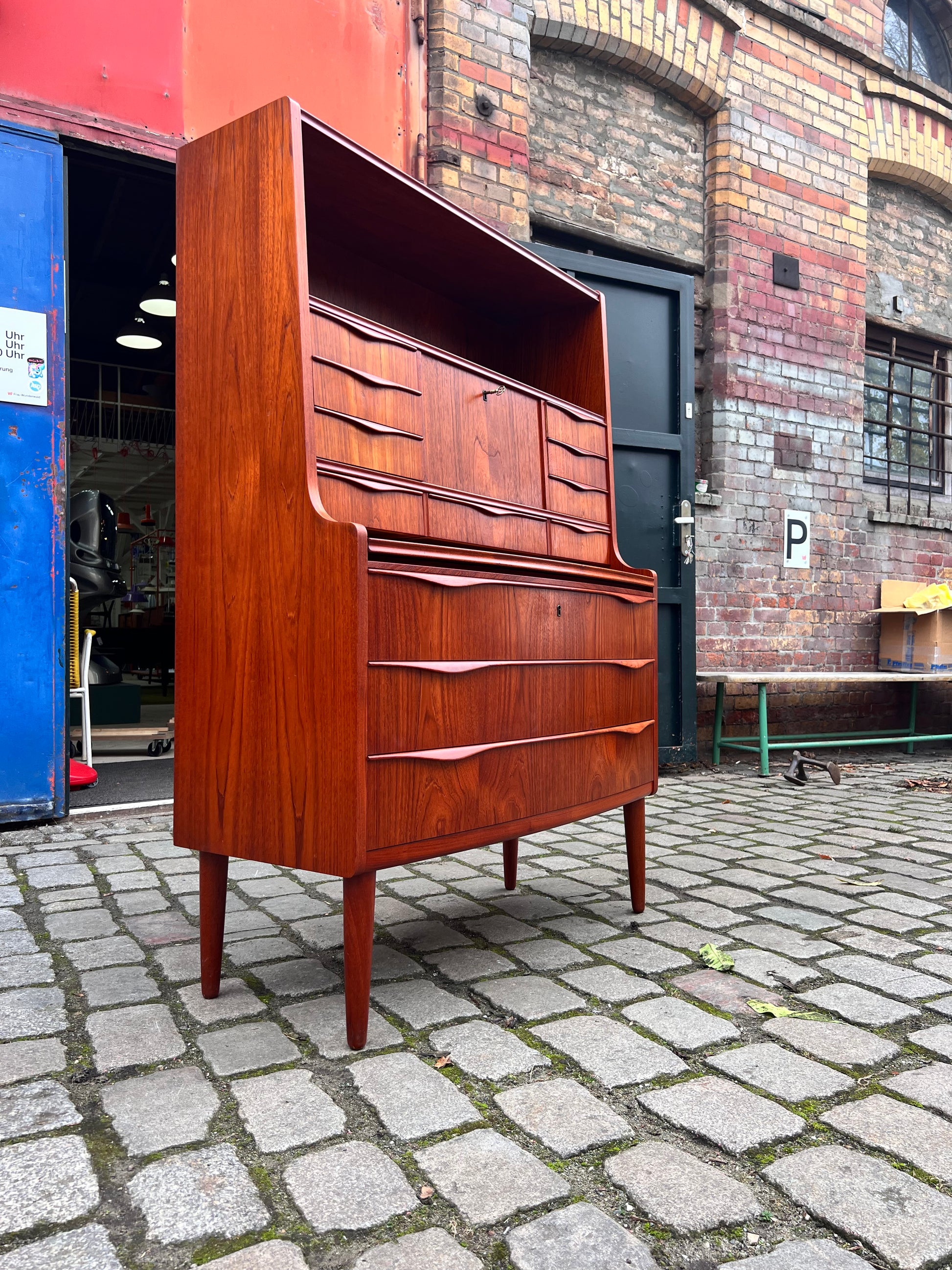 Halbrunder Sekretär Teak aus Dänemark