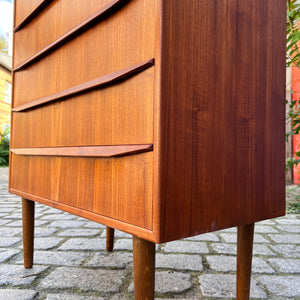 Kommode Teak mit durchgängigen Griffen
