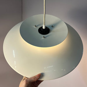 Lamellenlampe cremeweiß aus Dänemark