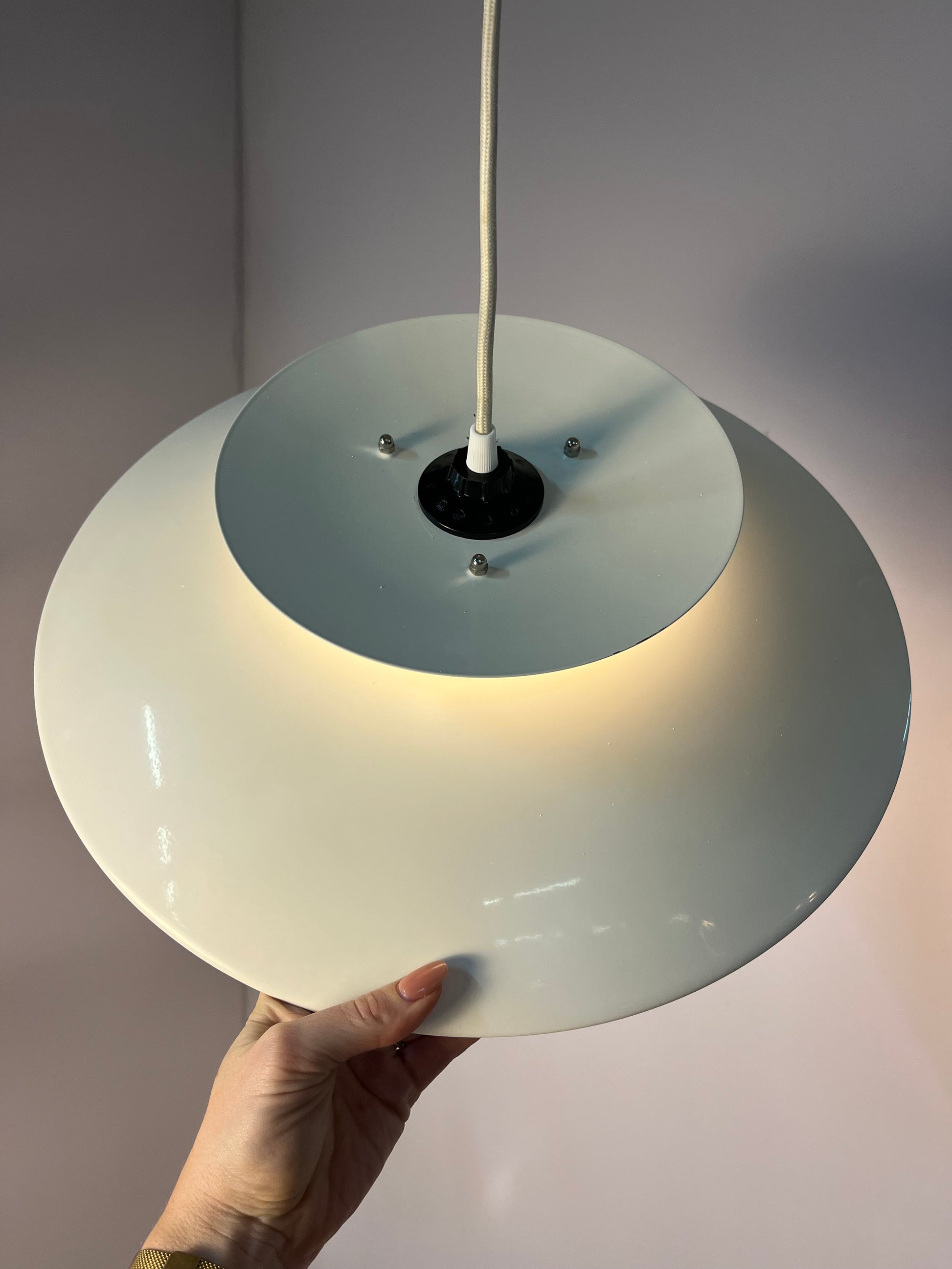 Lamellenlampe cremeweiß aus Dänemark