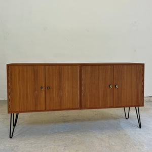 Sideboard Teak mit Flügeltüren & Messinggriffen