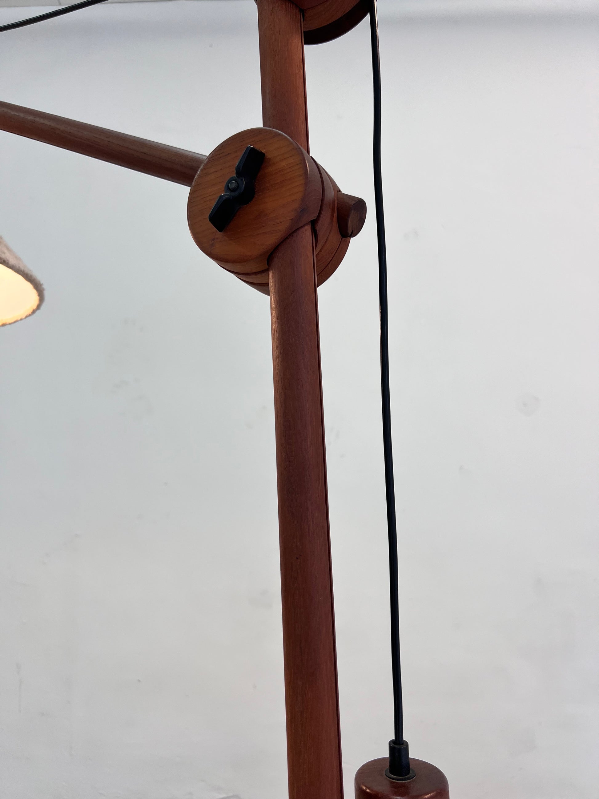 Stehlampe mit verstellbarem Arm & Gegengewicht aus Dänemark