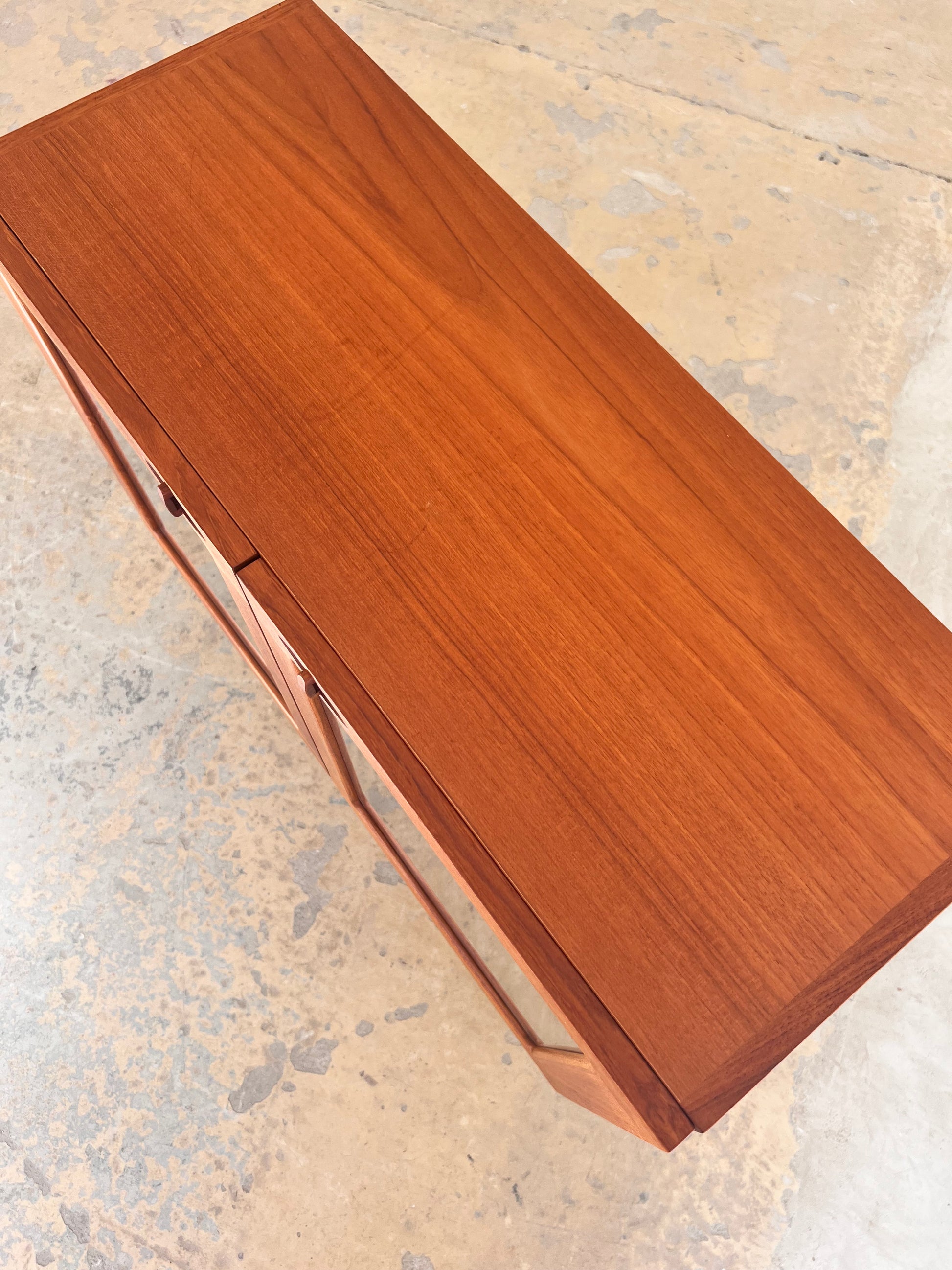Kleine Vitrine Teak von H. W. Klein für Bramin