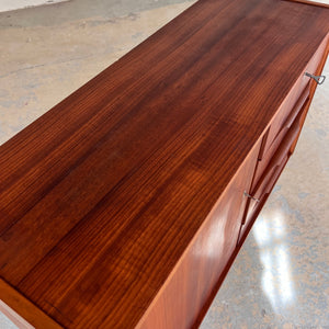 Kommode Teak mit neuen Chromfüßen von Werner Ortlepp
