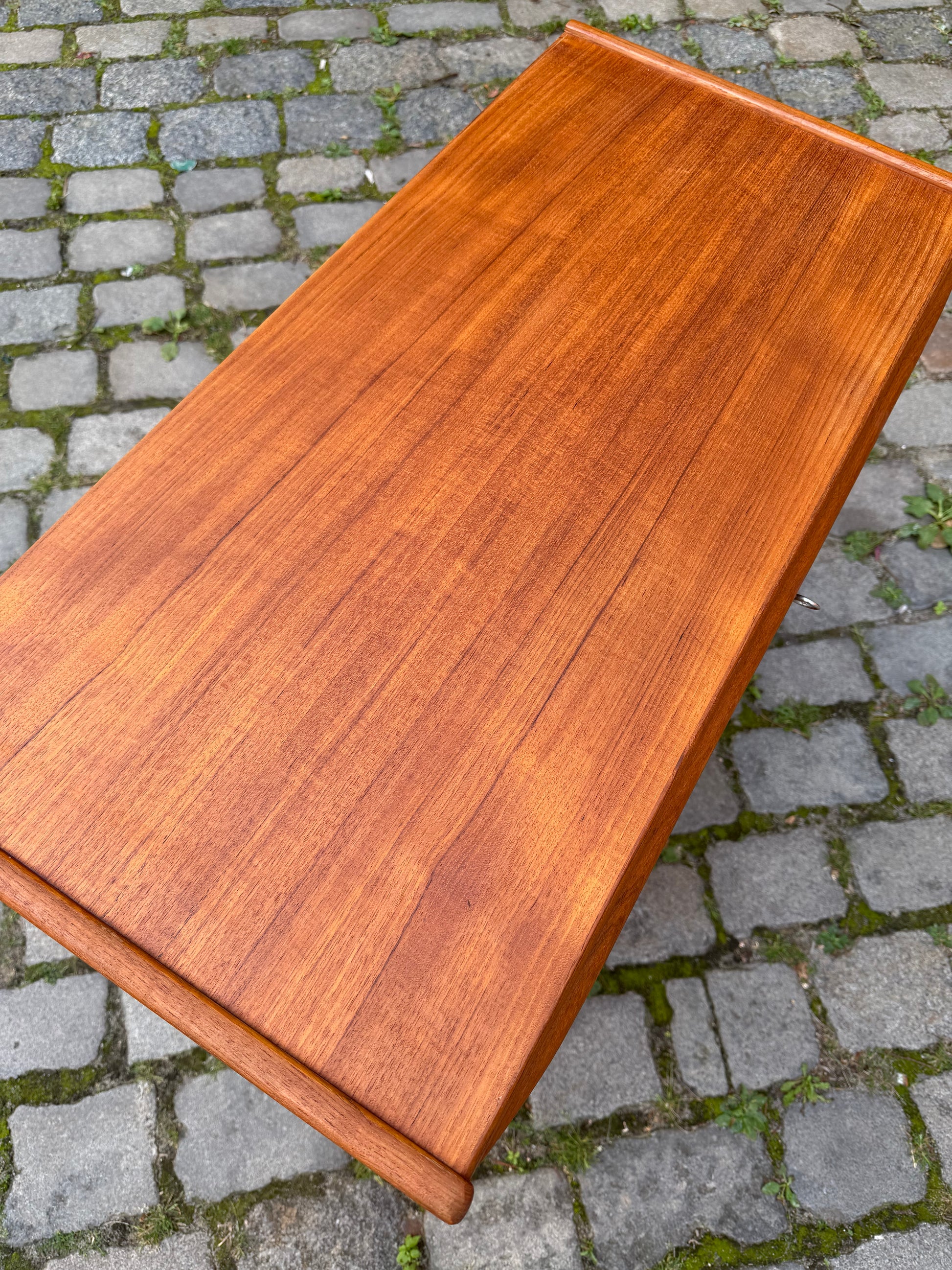 Kleine Kommode Teak mit Schloss aus Dänemark