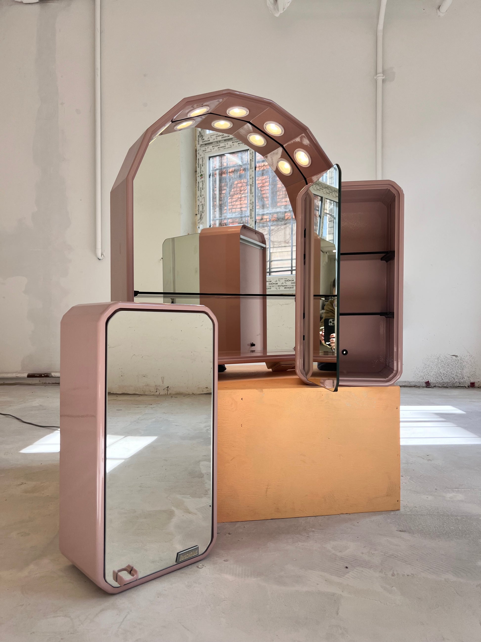 Set: Spiegelschrank rosa von Duscholux