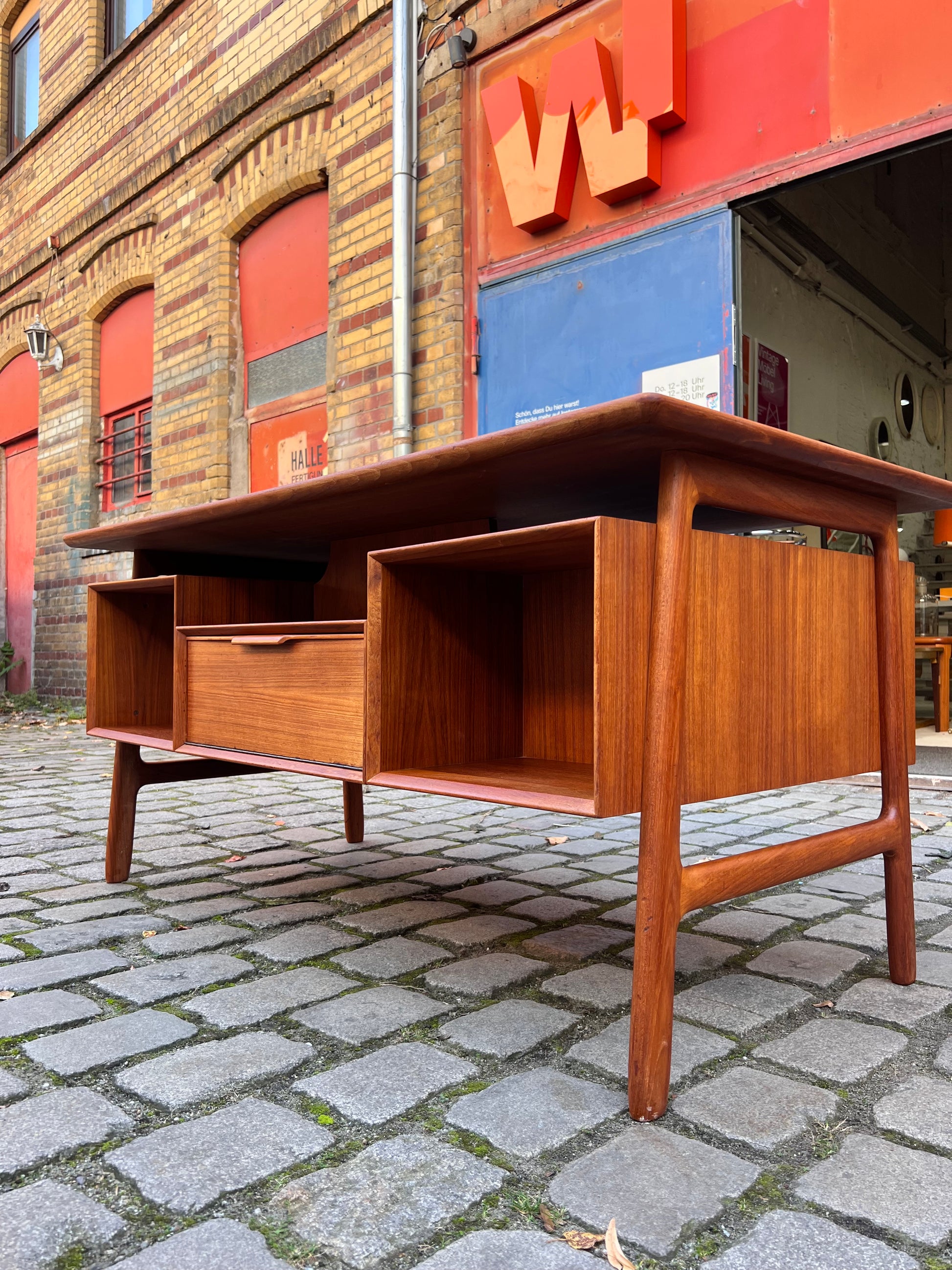 Freistehender Schreibtisch Modell 75 Teak von Gunni Omann für Omann Jun