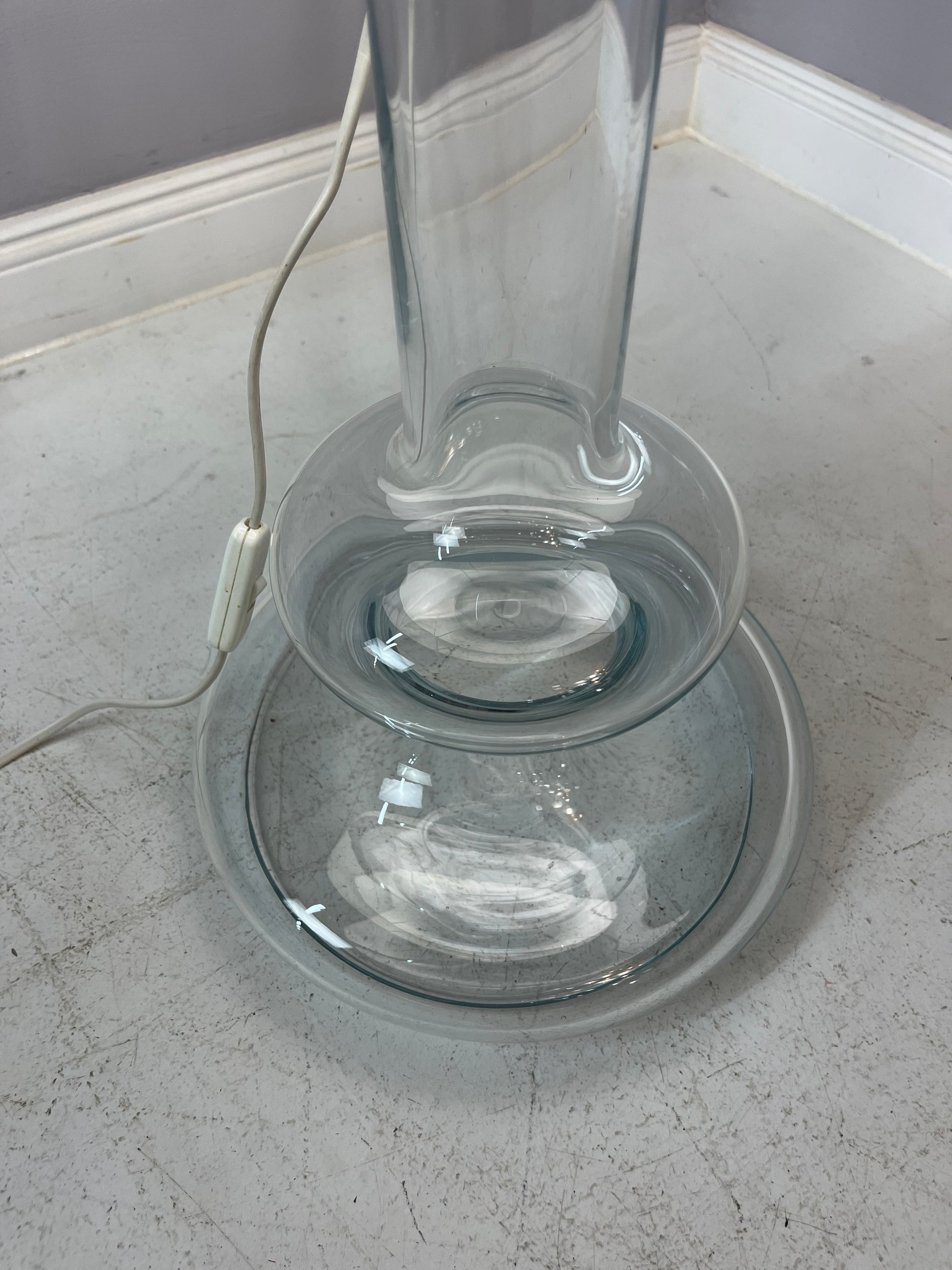 Stehlampe Plaza mit transparentem Glasfuß von Michael Bang für Holmegaard