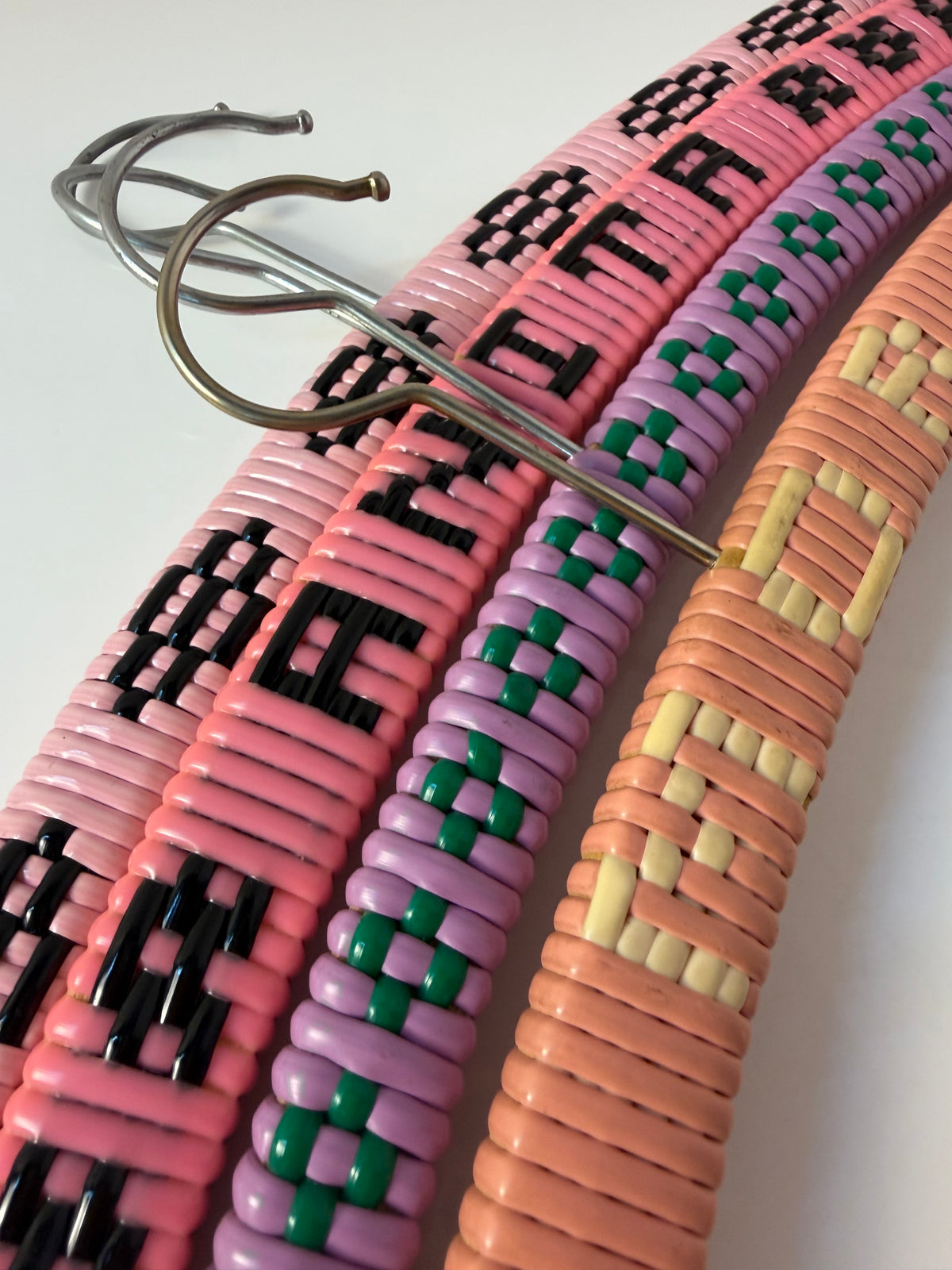 Set: 4x Kleiderbügel lila pink
