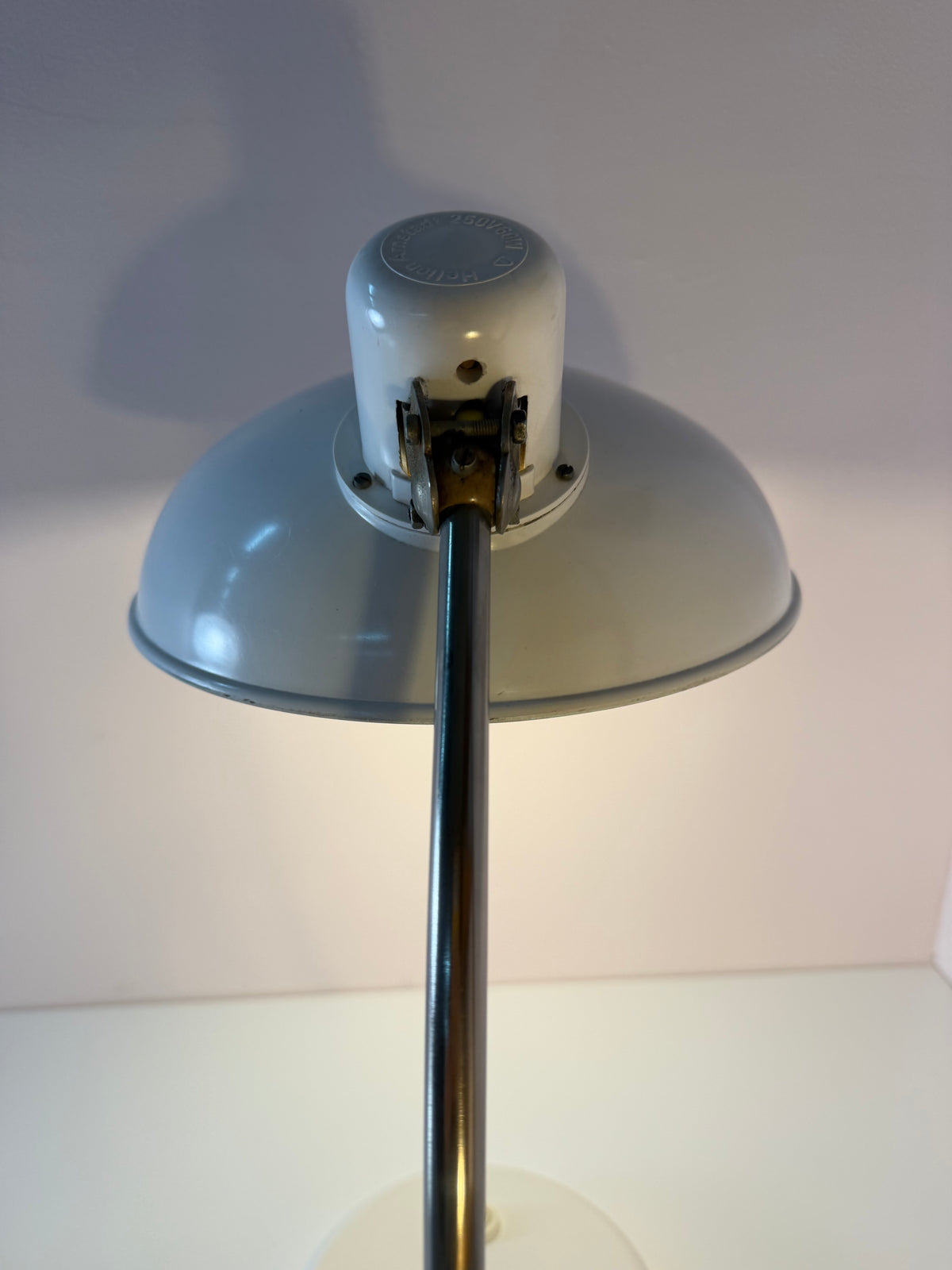 Schreibtischlampe weiß Metall von Helion - VEB Leuchtenbau Arnstadt