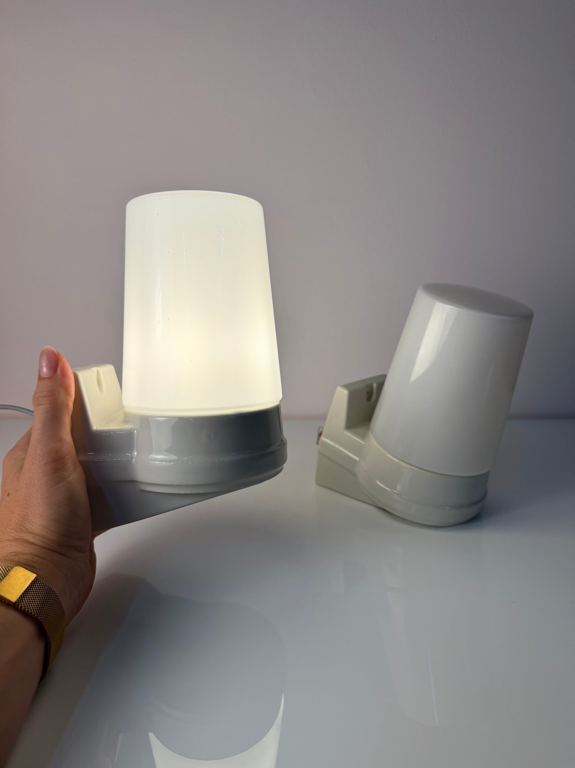 Set: 2x Wandlampe Modell 6070 weiß Sigvard Bernadotte für Ifö