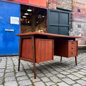 Freistehender Schreibtisch Teak von VKW Möbel