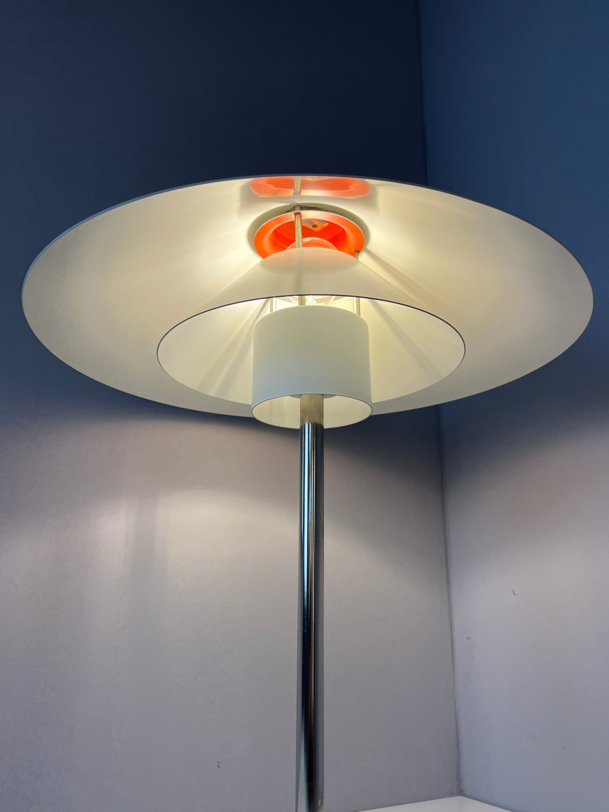 Tischlampe Trapez weiß orange von Christian Hvidt für Nordisk Solar