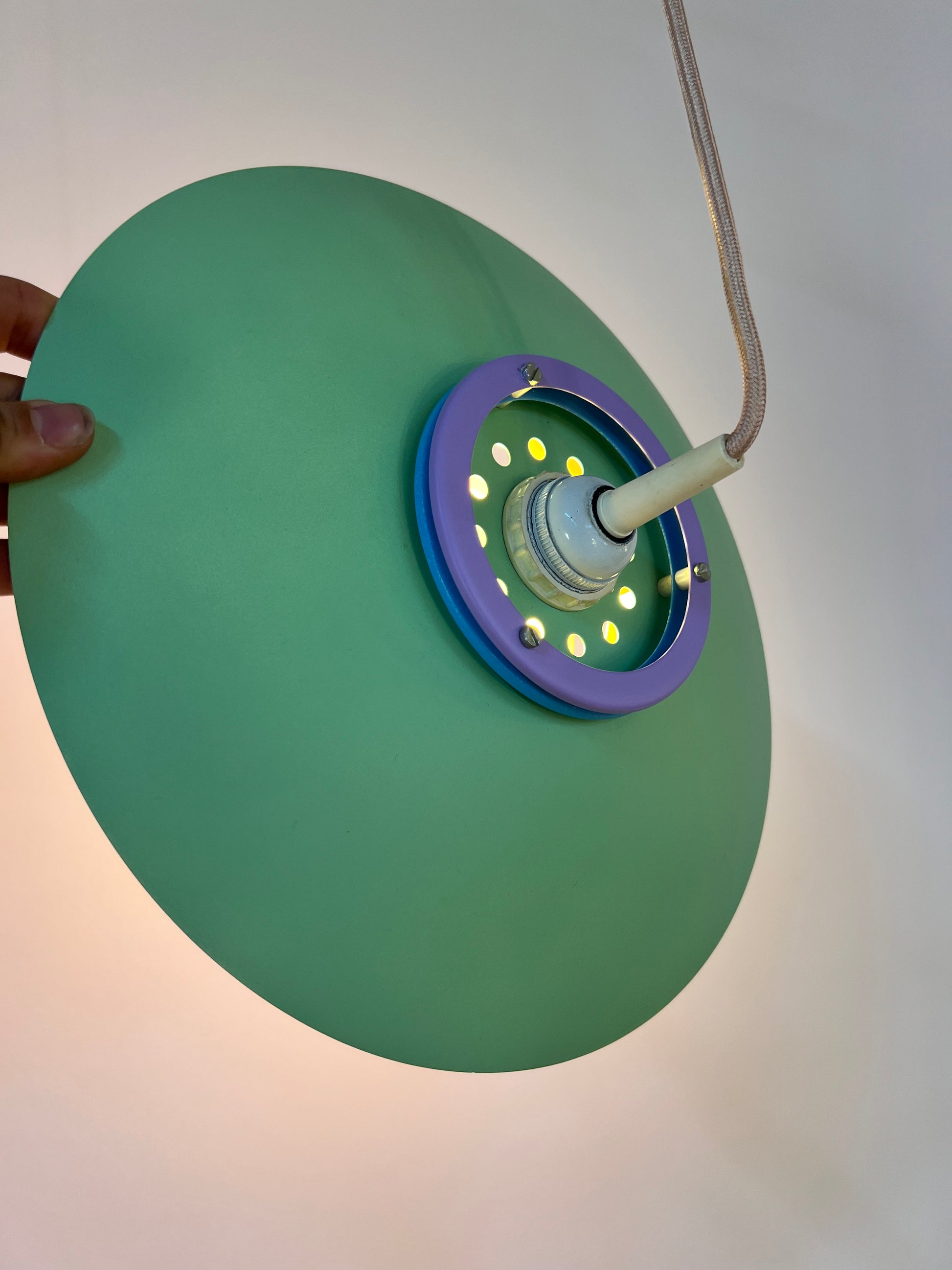 Lamellenlampe neu lackiert, Dänemark