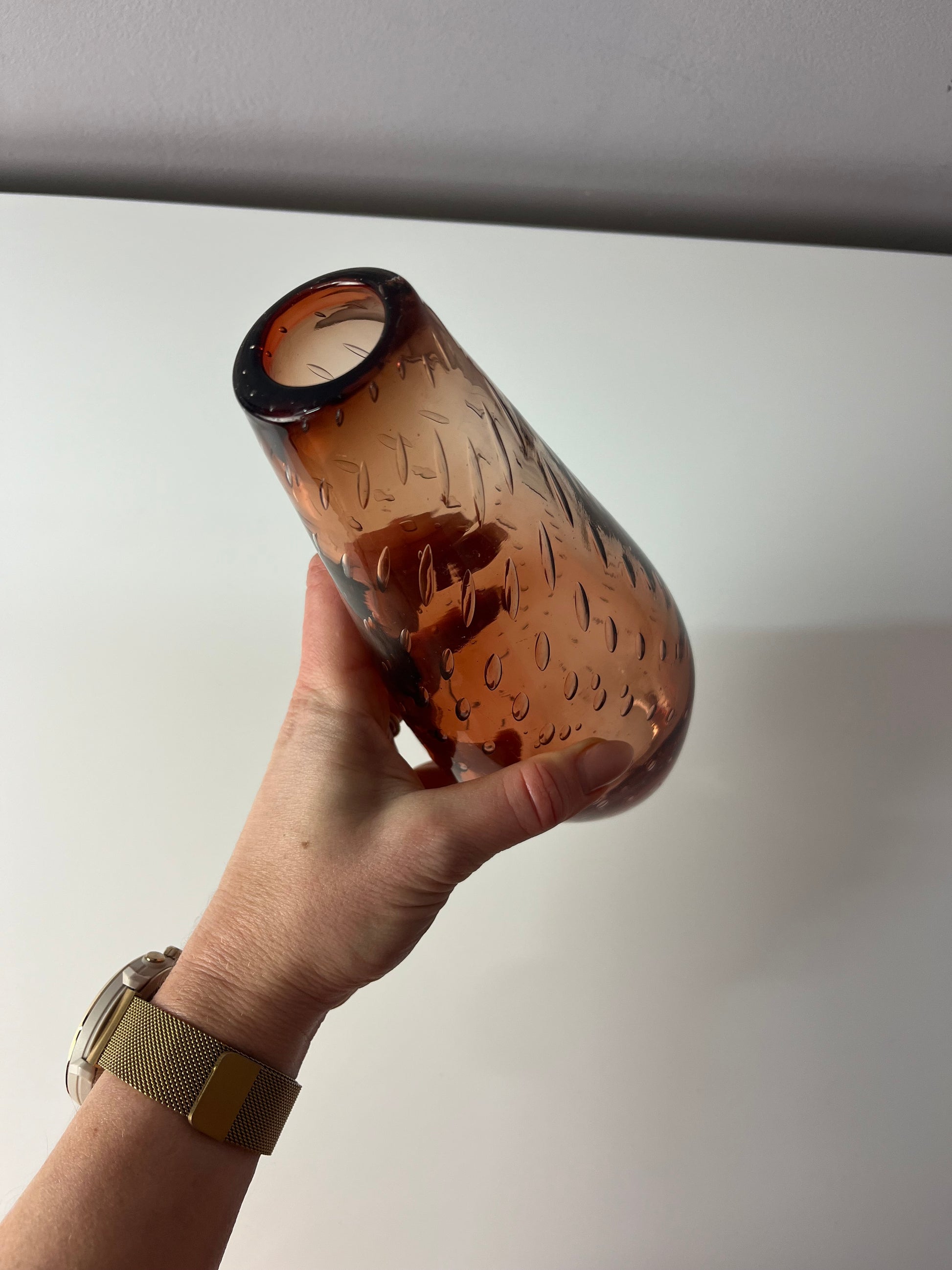 Vase orangebraun mit Einschlüssen