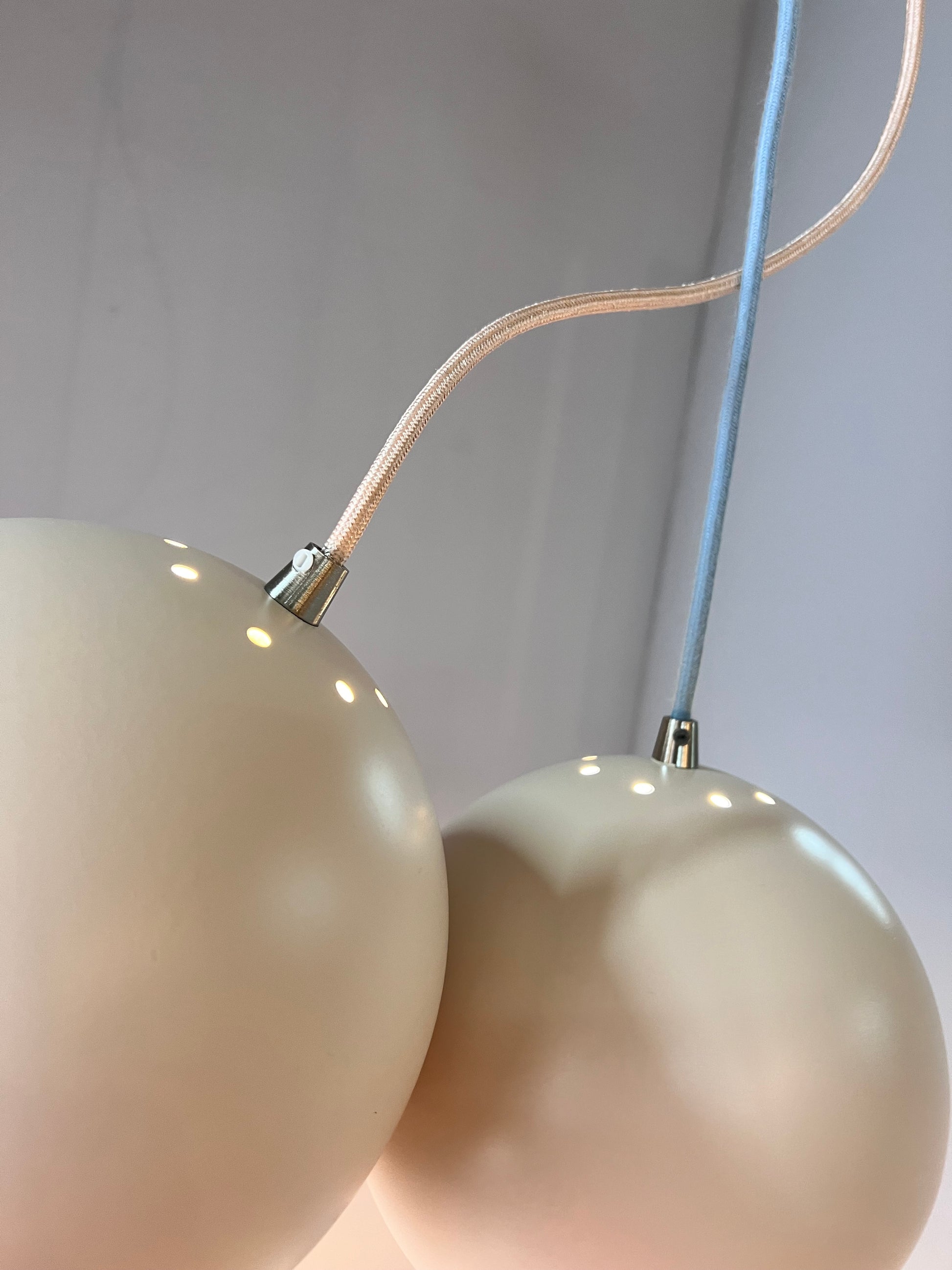 Set: 2x Kugellampe neu lackiert creme