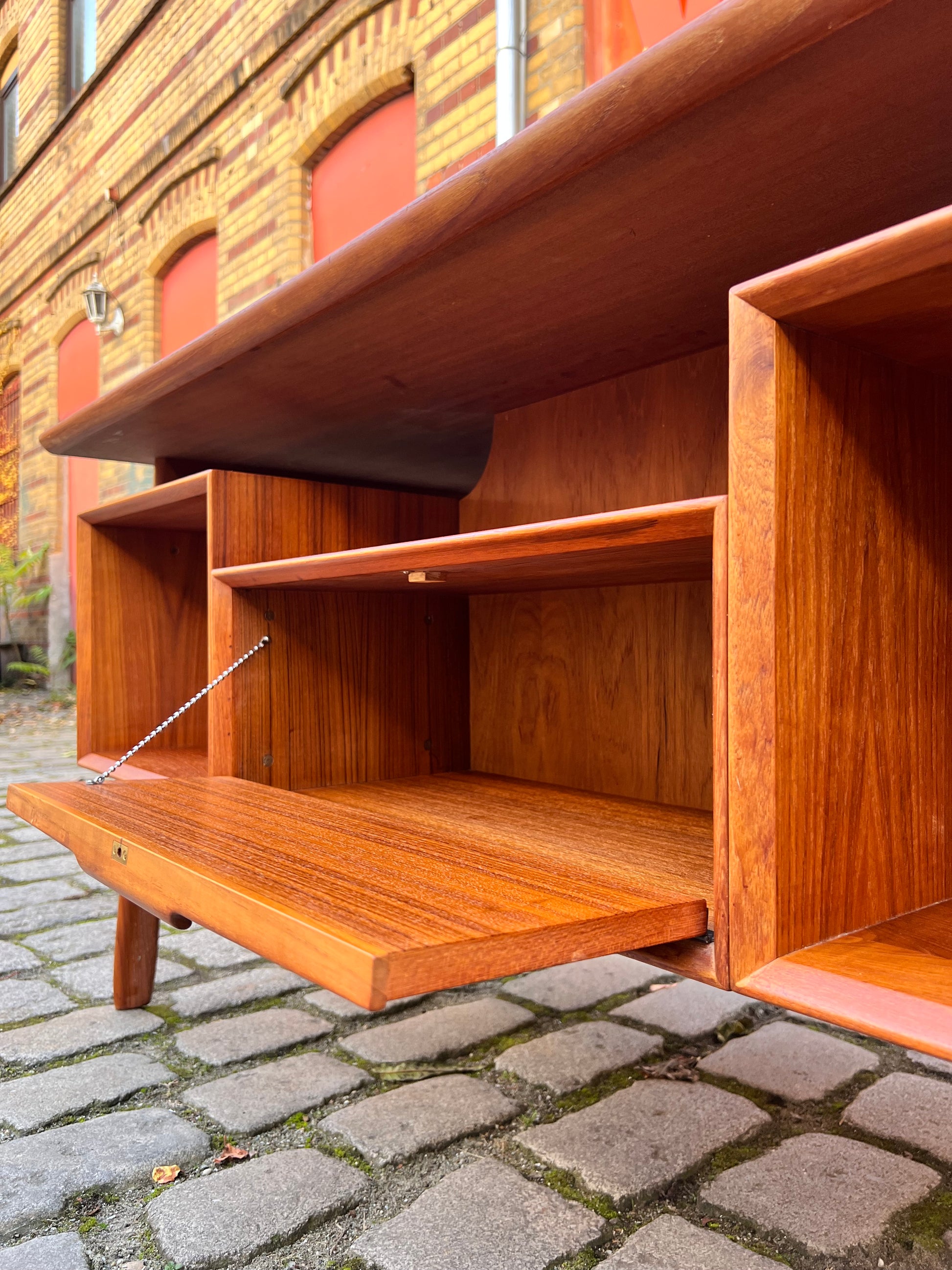 Freistehender Schreibtisch Modell 75 Teak von Gunni Omann für Omann Jun