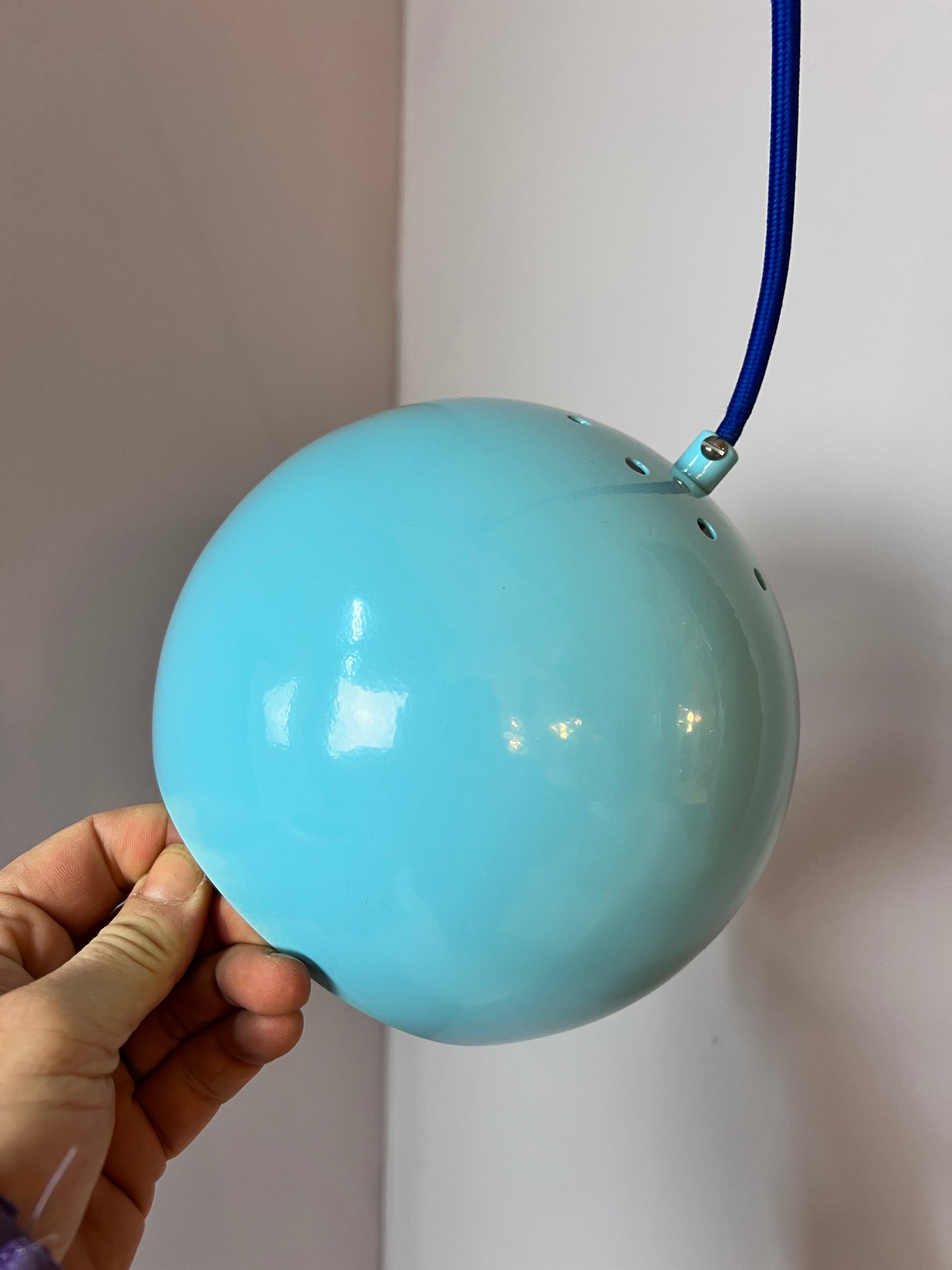 Kugellampe hellblau aus Dänemark
