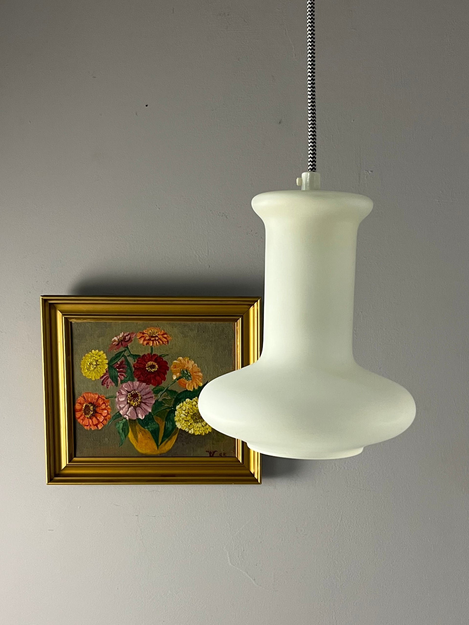 Hängelampe weiß Opalglas von Lightskaer Lighting