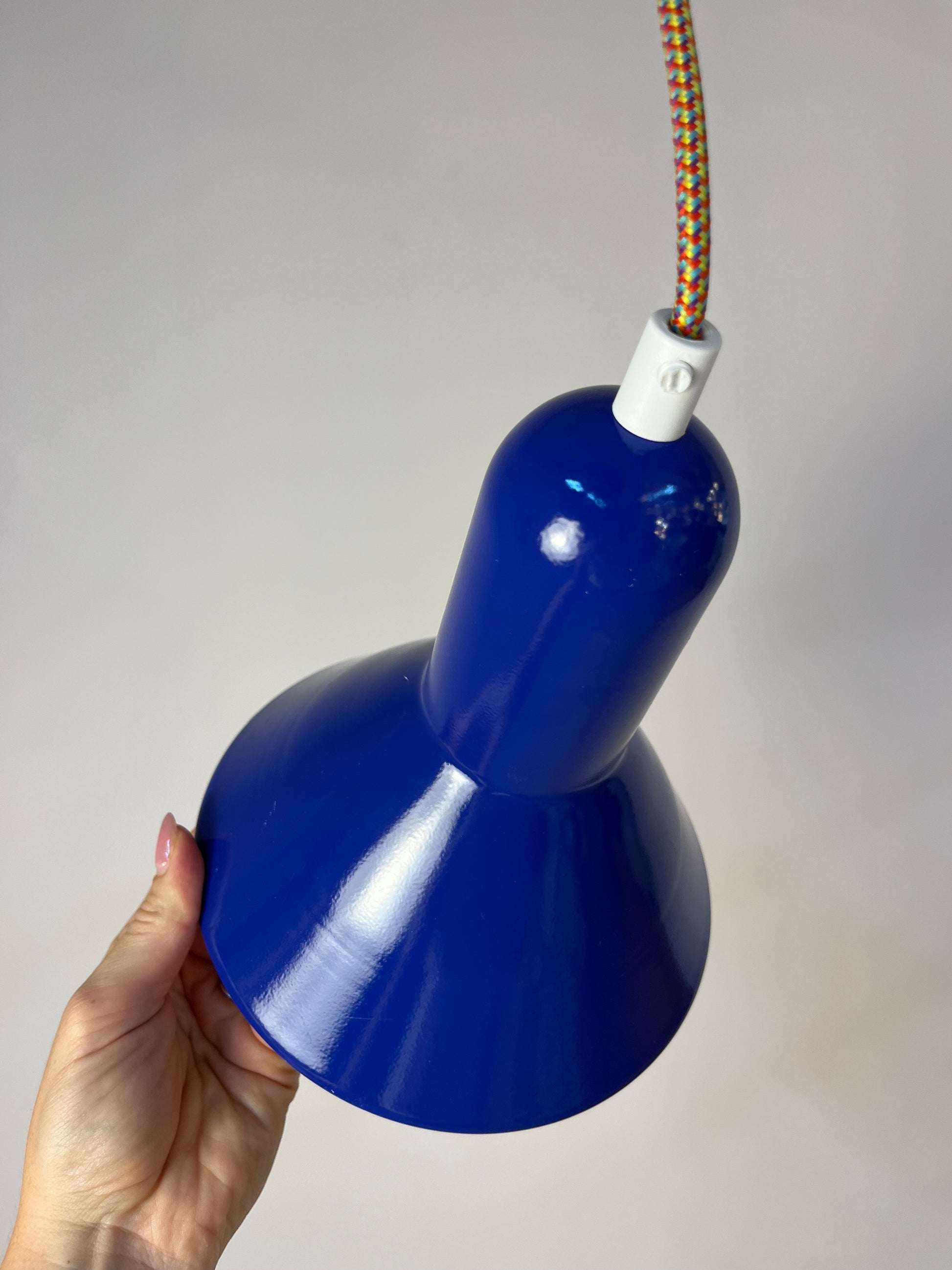 Trichterlampe Typ 4995 königsblau von Lyfa