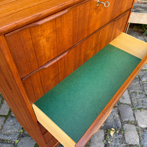 Tallboy Kommode Teak mit Schloss aus Dänemark
