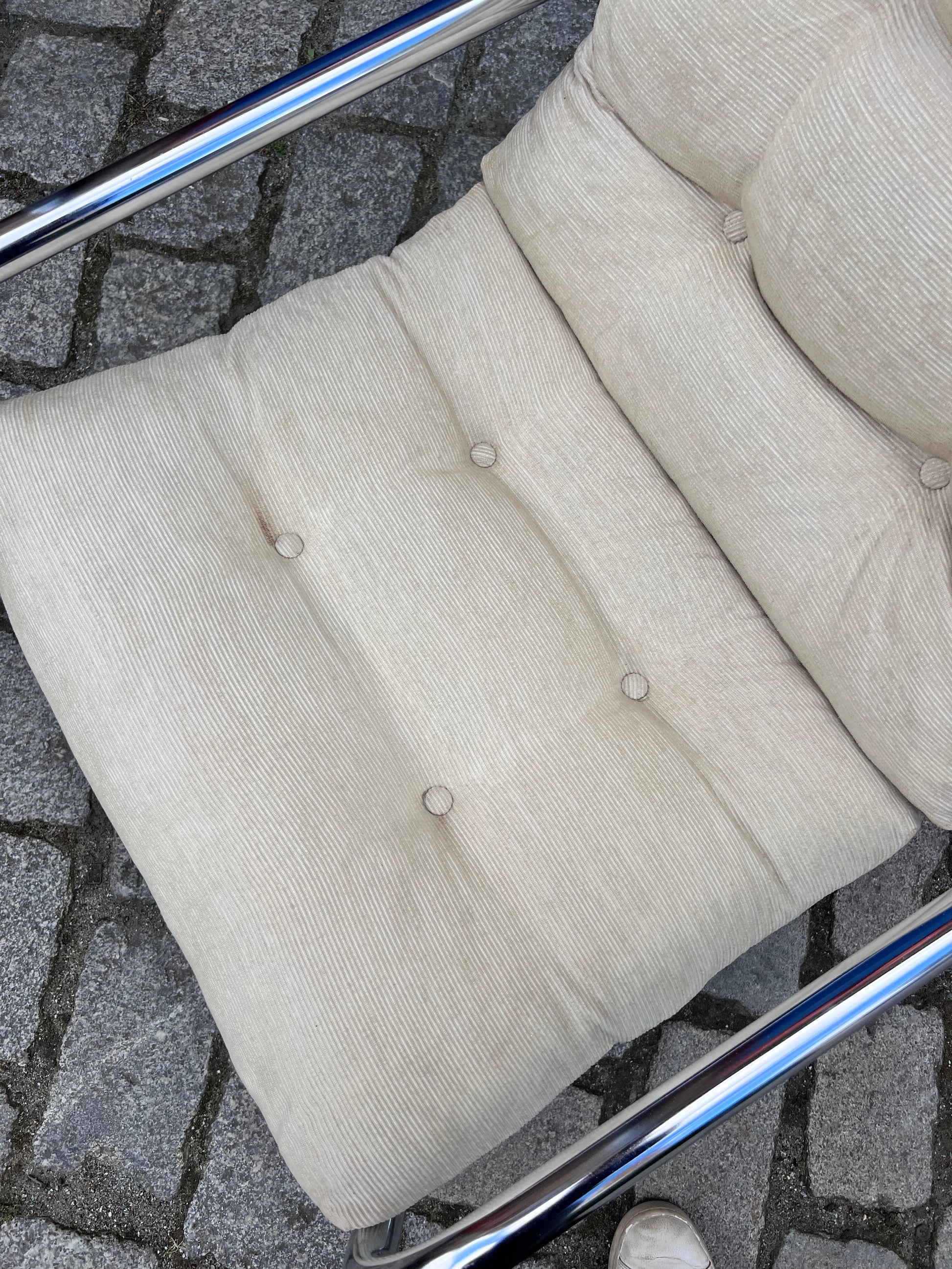 Sessel beige Kord Chromgestell