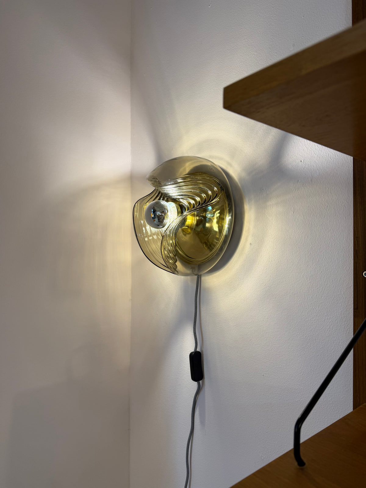 Kleine Wandlampe Futura Rauchglas Messing von Koch & Lowy für Peill & Putzler