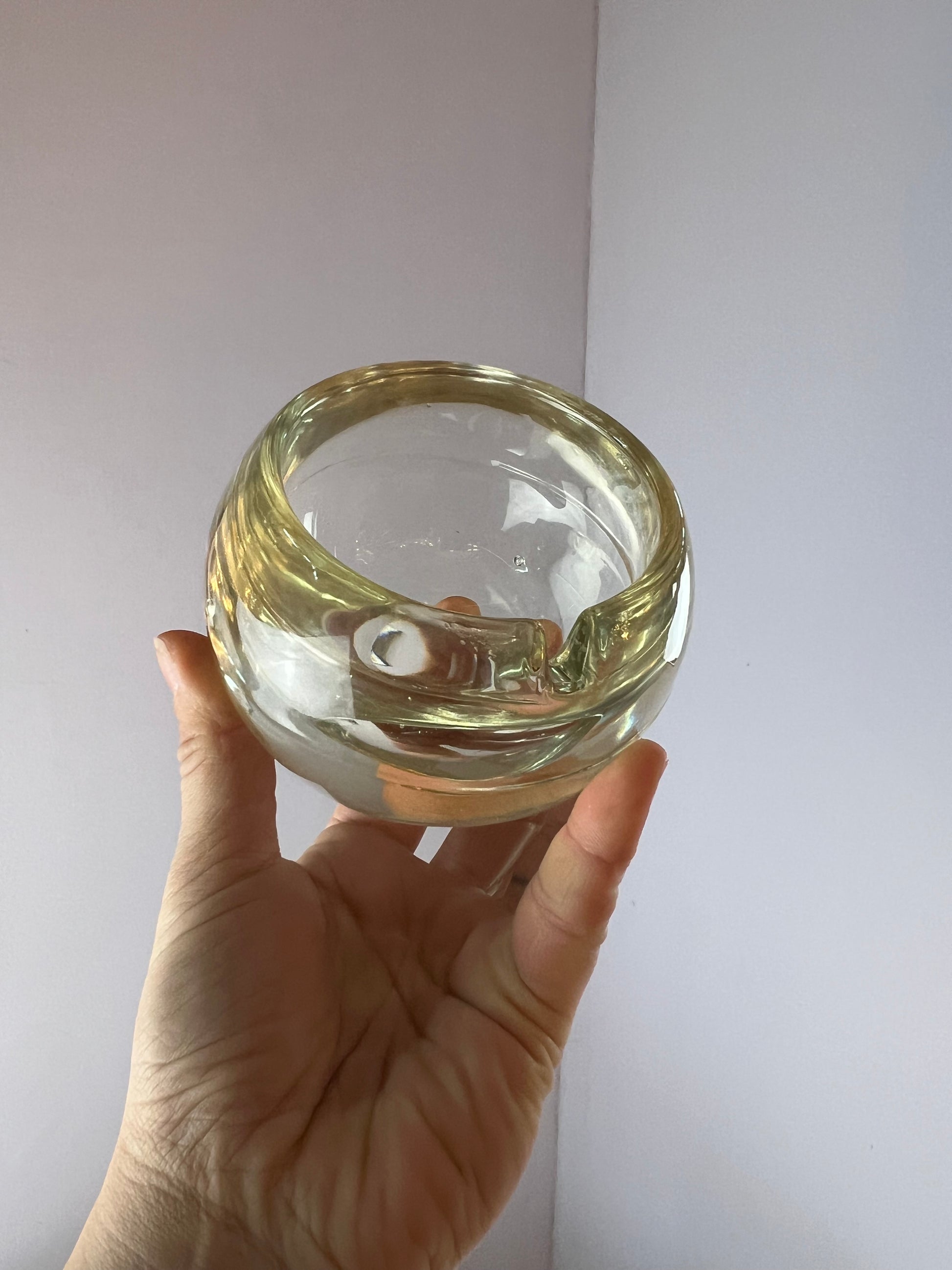 Kugelascher transparent Pressglas