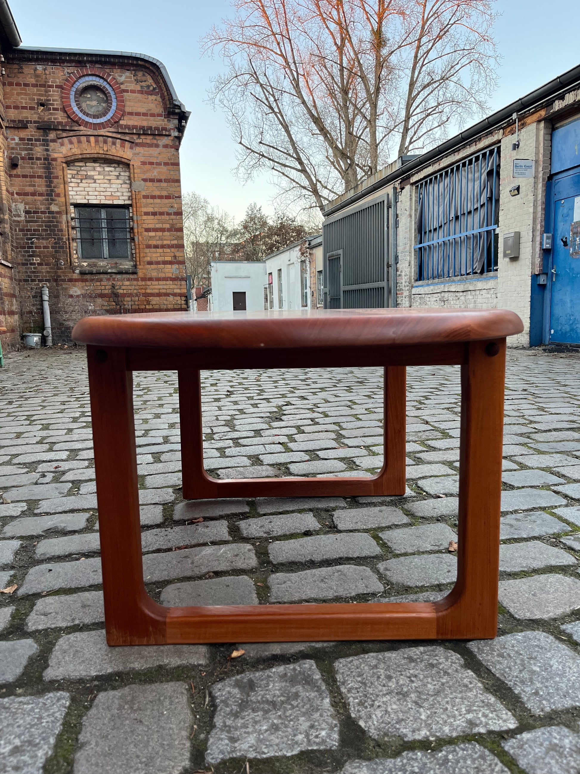 Ovaler Couchtisch Teak von Niels Bach
