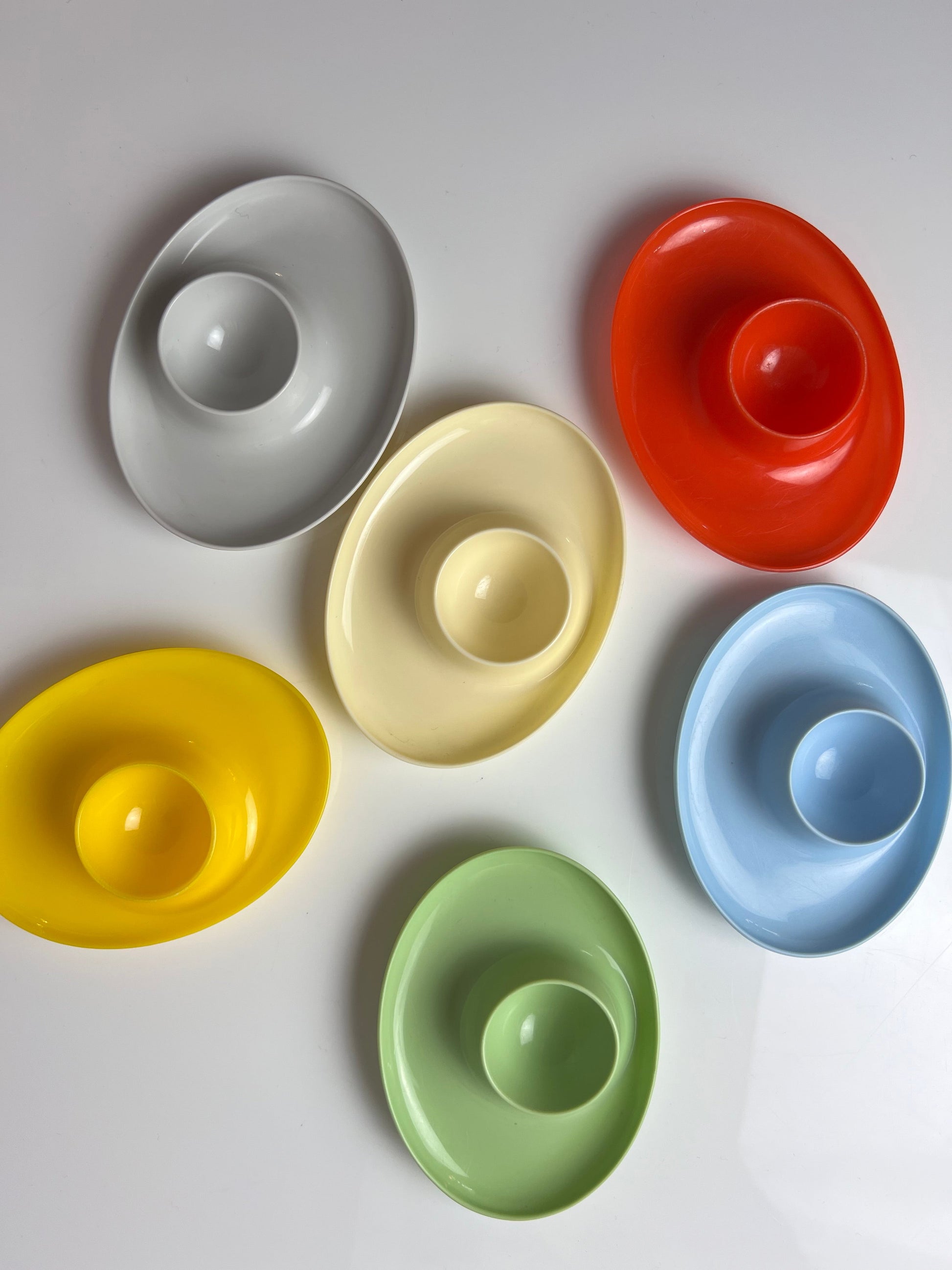 Set: 6x Eierbecher bunt Kunststoff