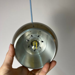 Kugellampe Chrom mit schwarzer Zugentlastung