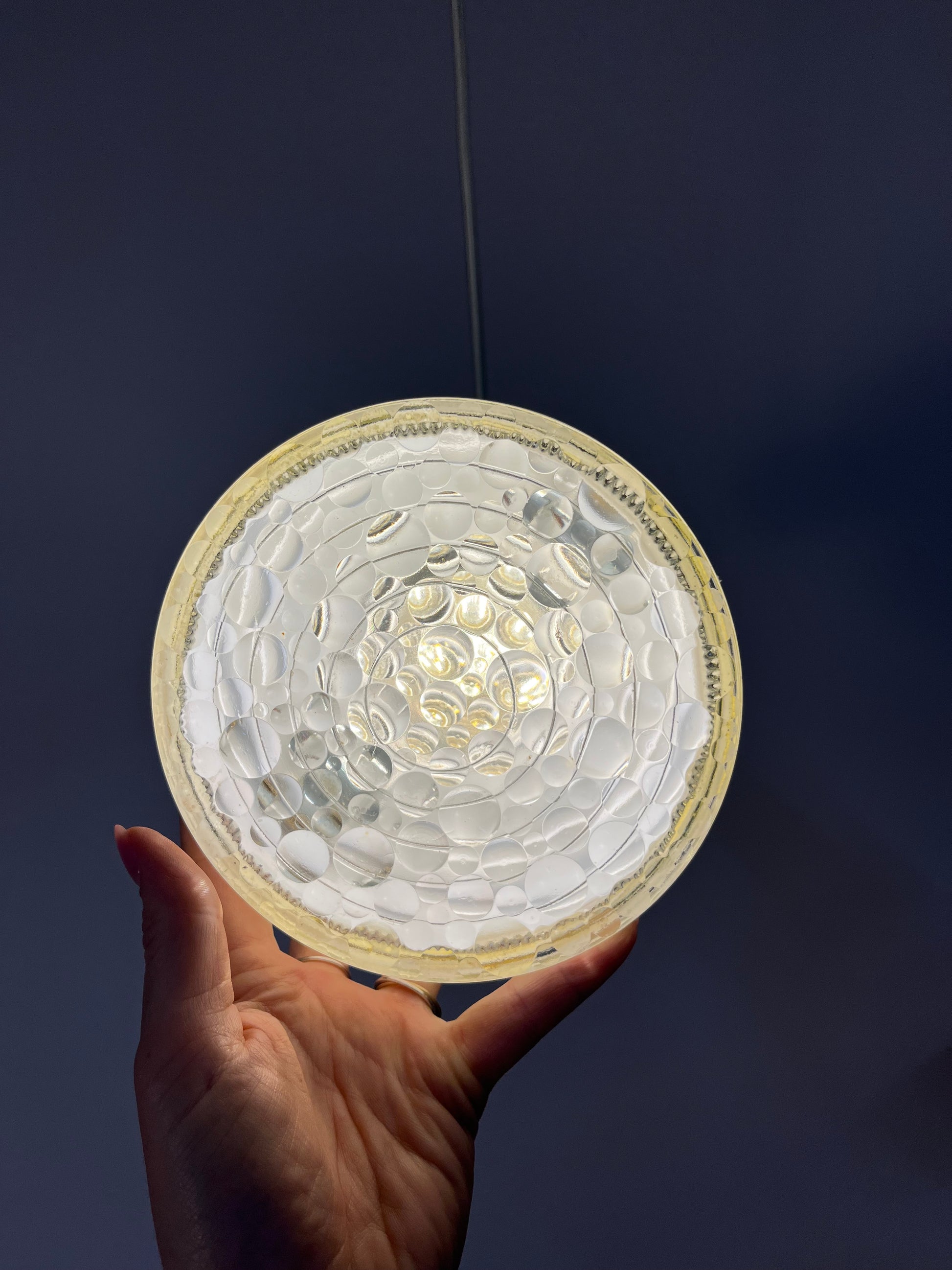 Hängelampe weiß Glas Chrom aus den Niederlanden